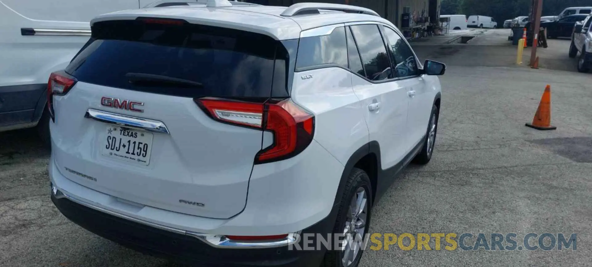 16 Photograph of a damaged car 3GKALVEV6NL232615 GMC TERRAIN 2022