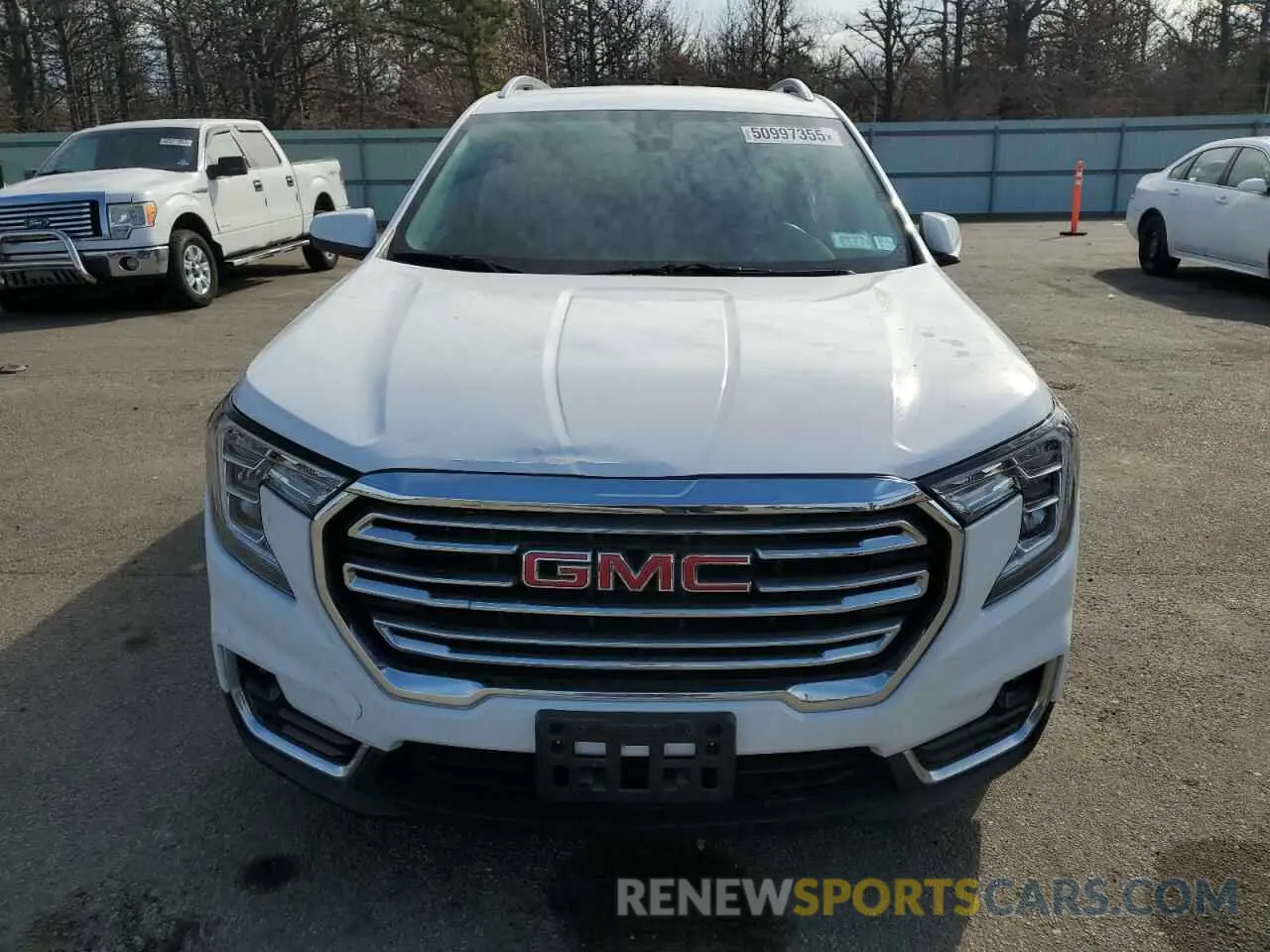 5 Photograph of a damaged car 3GKALVEV7NL111768 GMC TERRAIN 2022