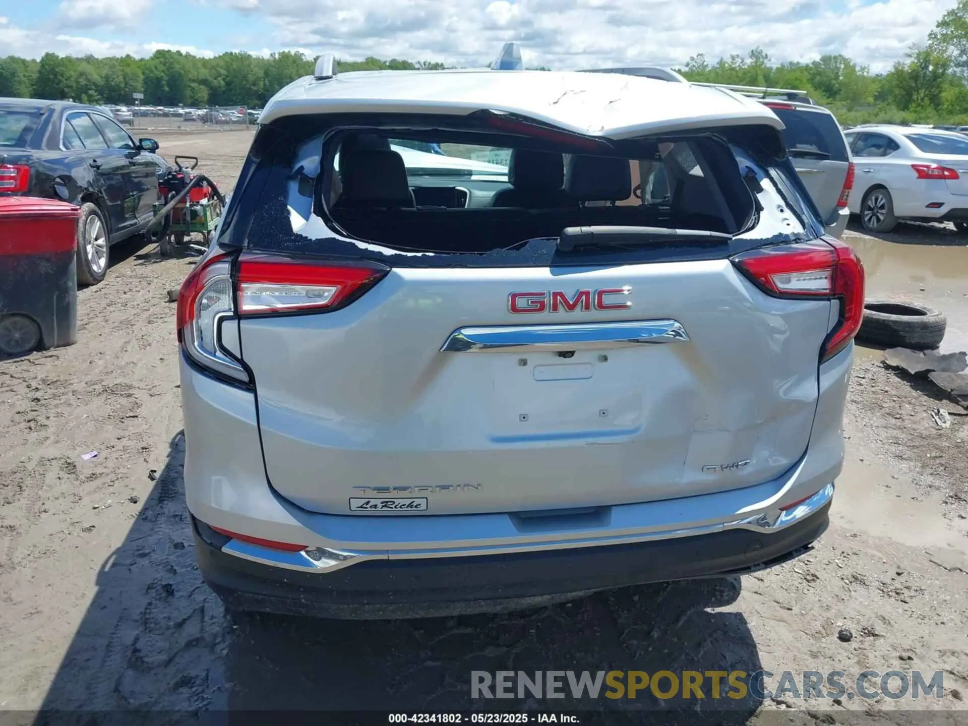 16 Photograph of a damaged car 3GKALVEV7NL124066 GMC TERRAIN 2022