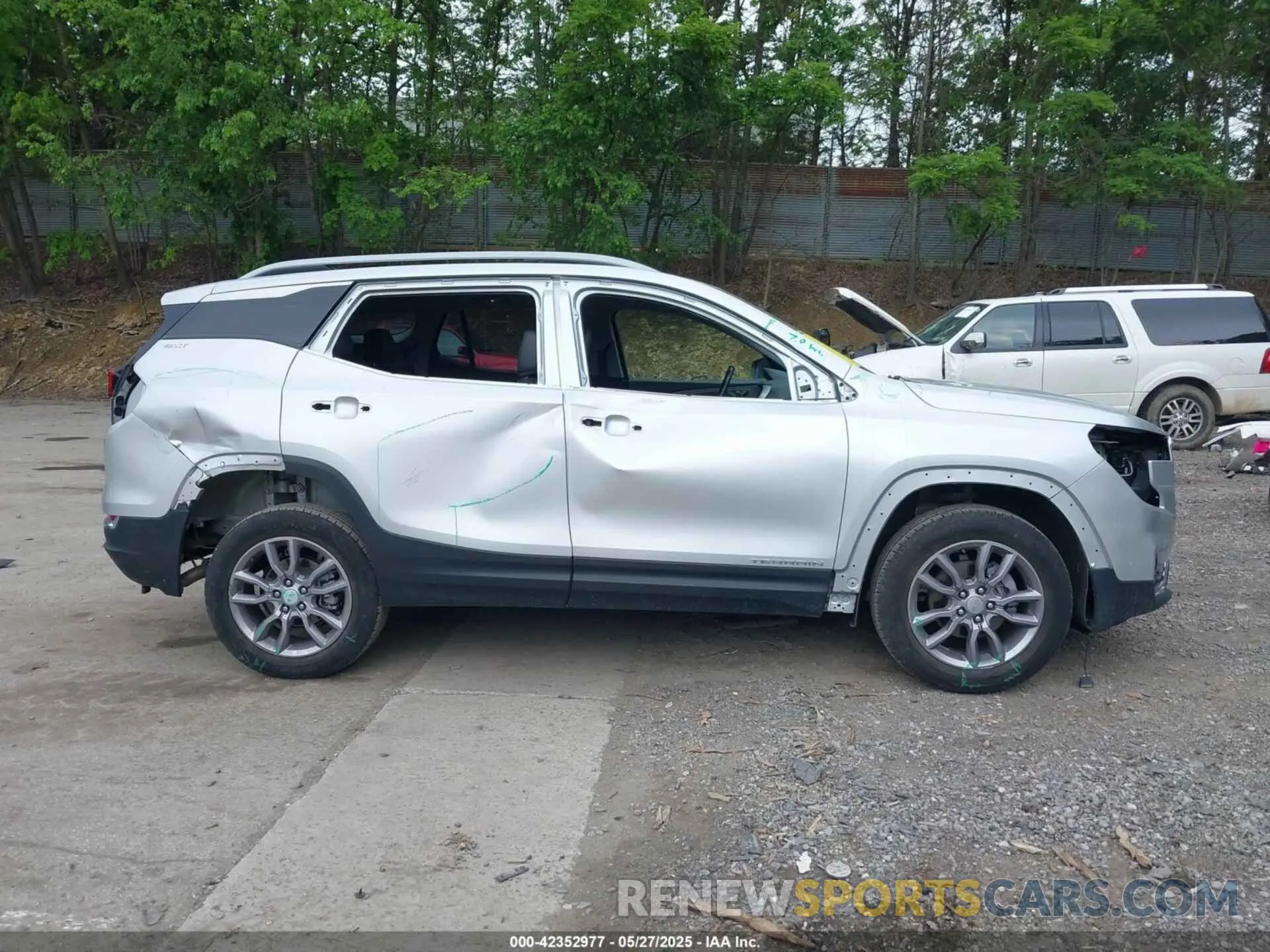 14 Photograph of a damaged car 3GKALVEV7NL159321 GMC TERRAIN 2022