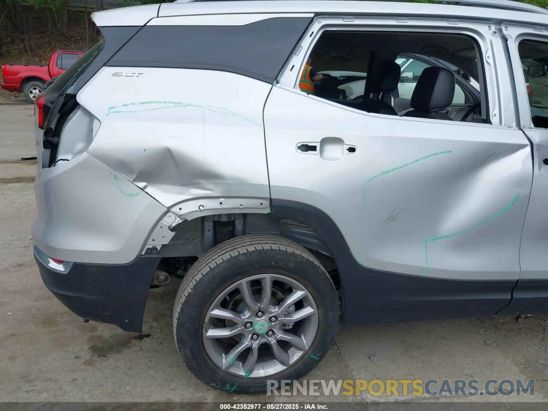 6 Photograph of a damaged car 3GKALVEV7NL159321 GMC TERRAIN 2022