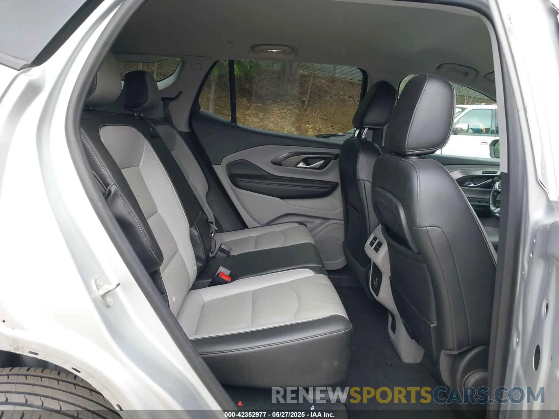 8 Photograph of a damaged car 3GKALVEV7NL159321 GMC TERRAIN 2022