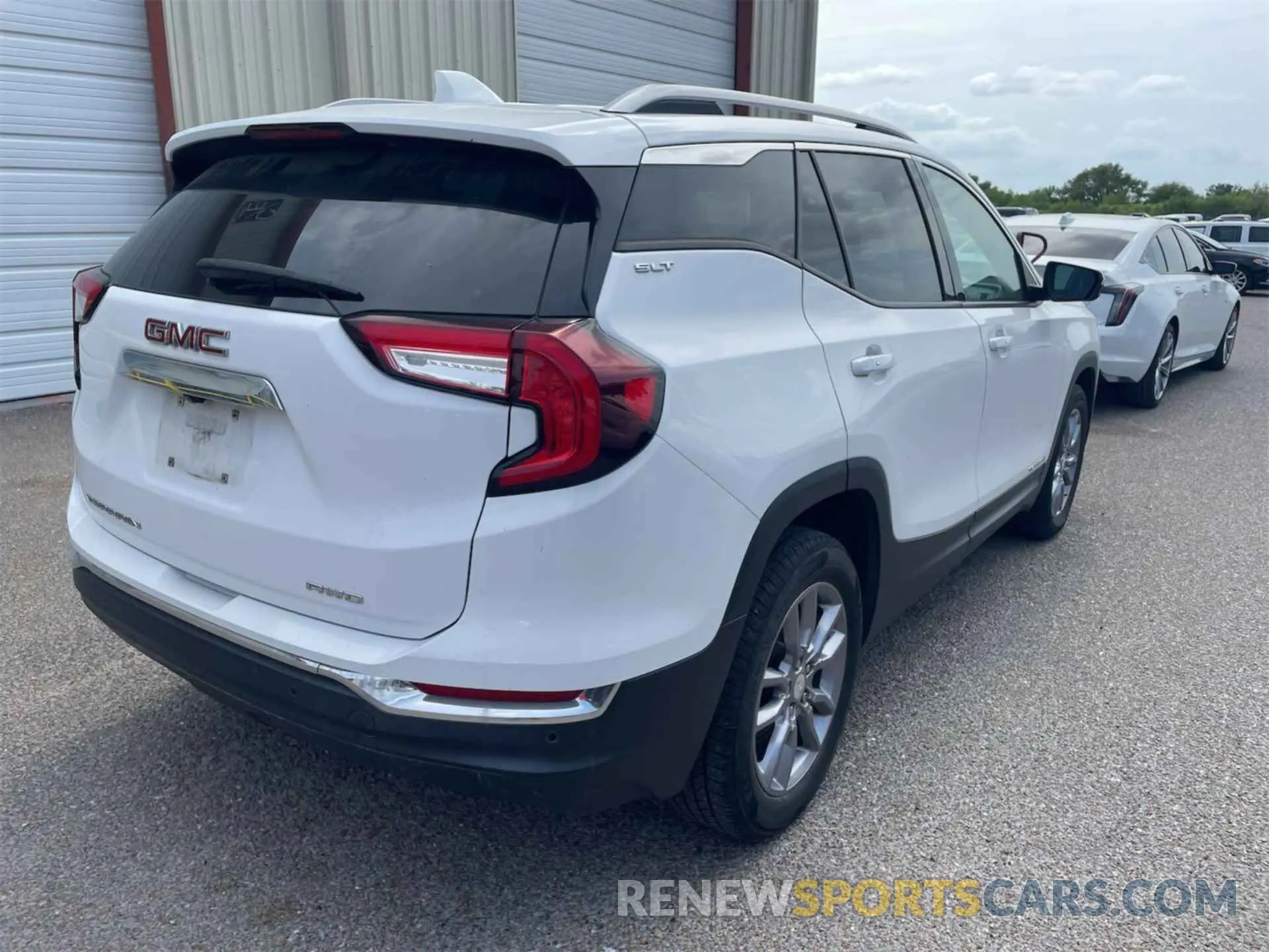 12 Photograph of a damaged car 3GKALVEV8NL232499 GMC TERRAIN 2022