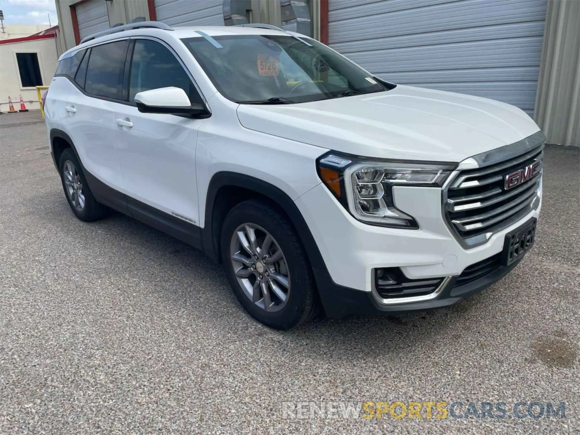 4 Photograph of a damaged car 3GKALVEV8NL232499 GMC TERRAIN 2022