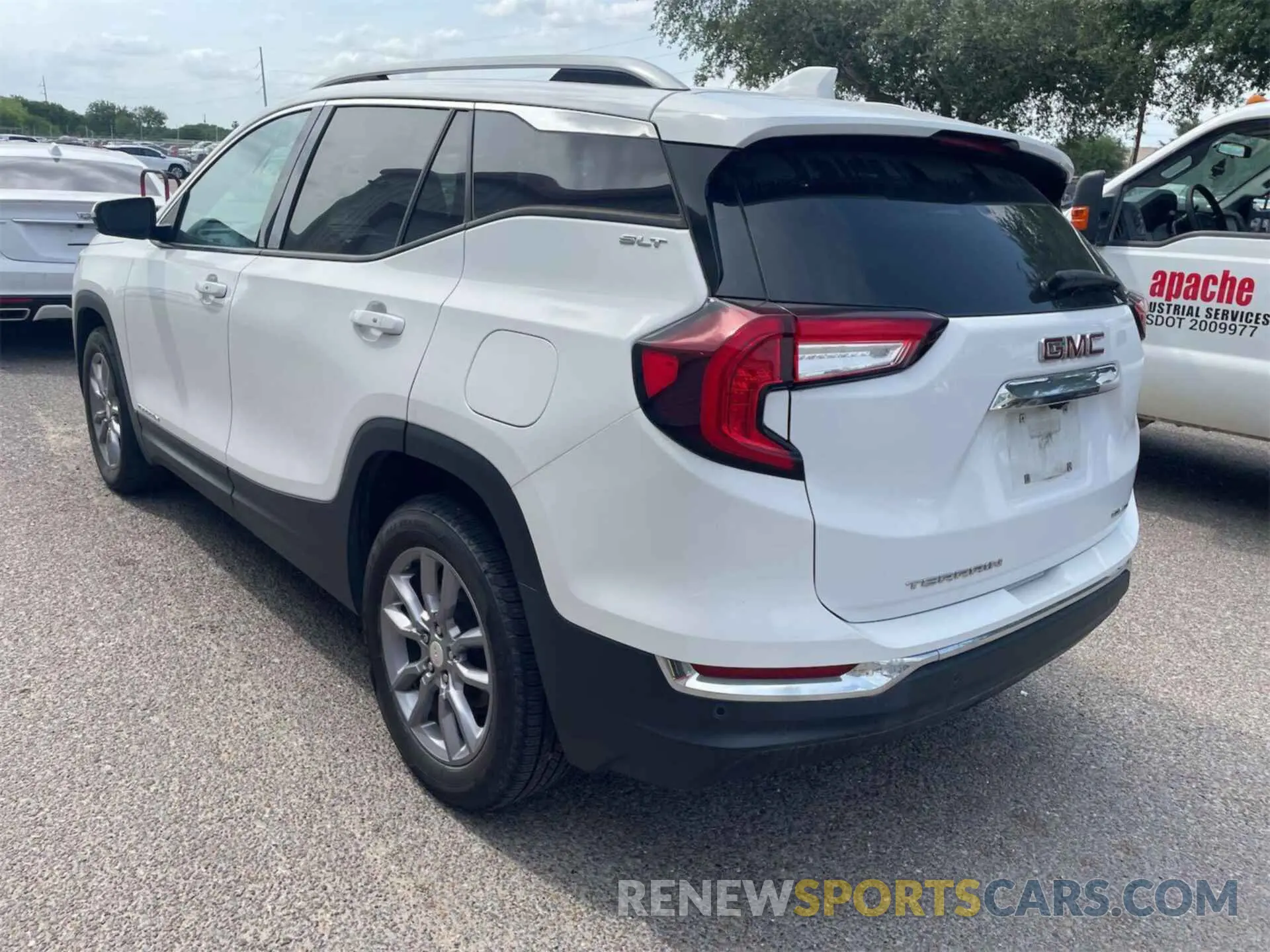 9 Photograph of a damaged car 3GKALVEV8NL232499 GMC TERRAIN 2022