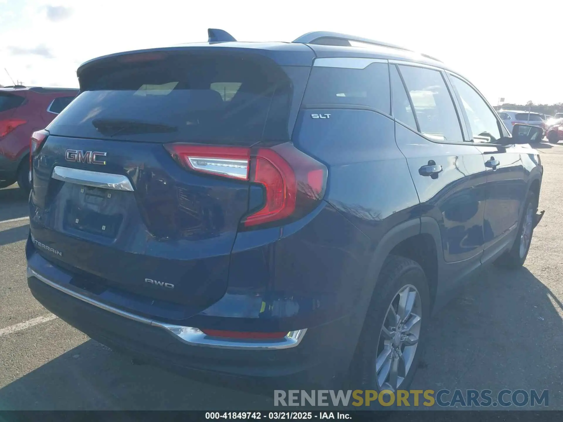 4 Photograph of a damaged car 3GKALVEV9NL173222 GMC TERRAIN 2022