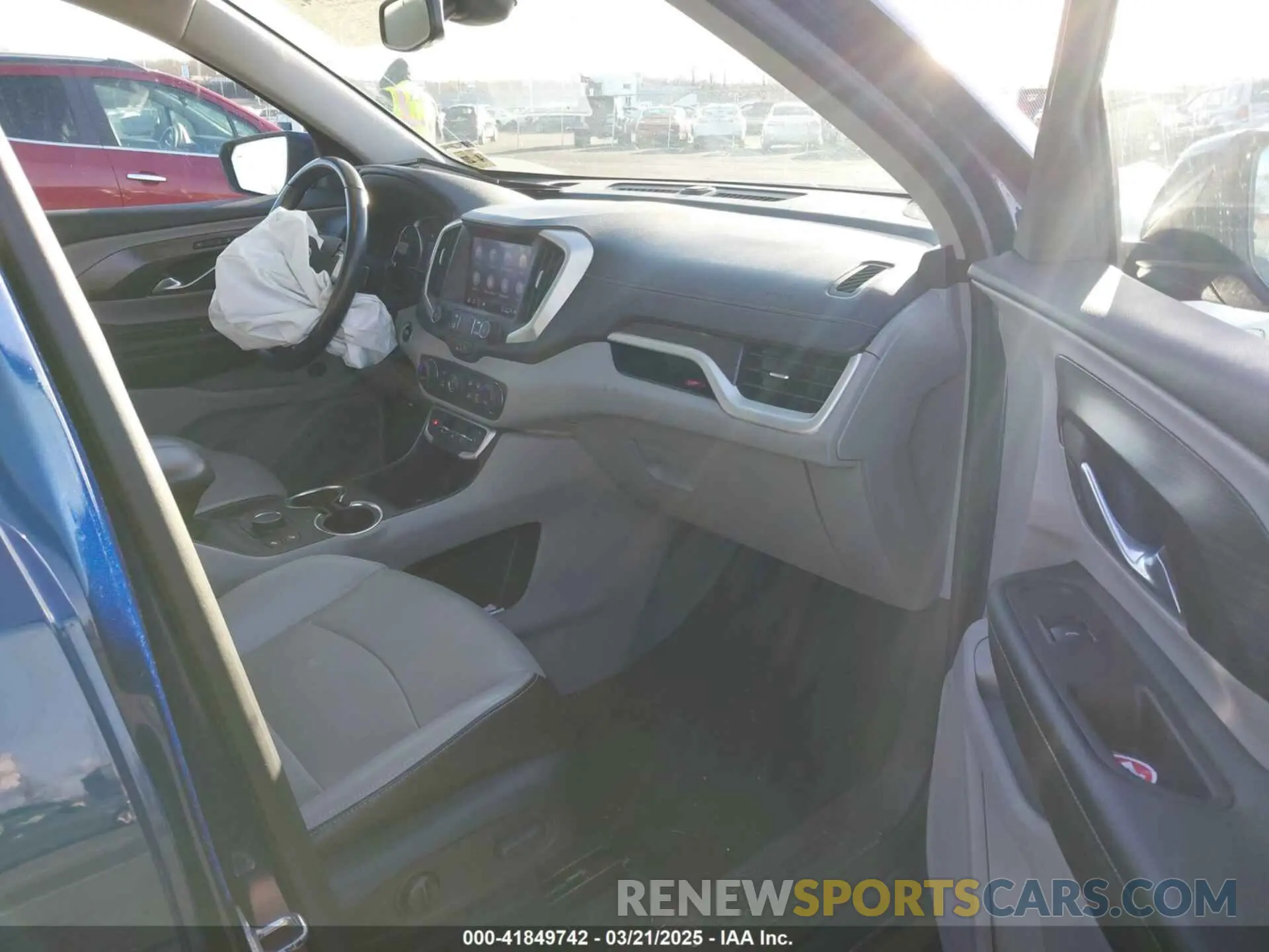 5 Photograph of a damaged car 3GKALVEV9NL173222 GMC TERRAIN 2022