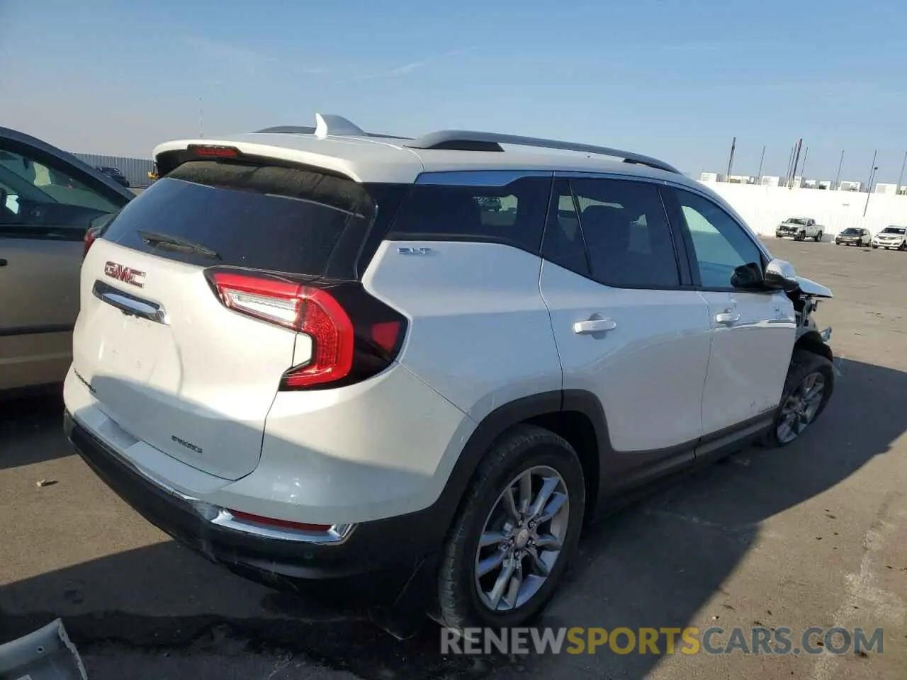 3 Photograph of a damaged car 3GKALVEVXNL102059 GMC TERRAIN 2022