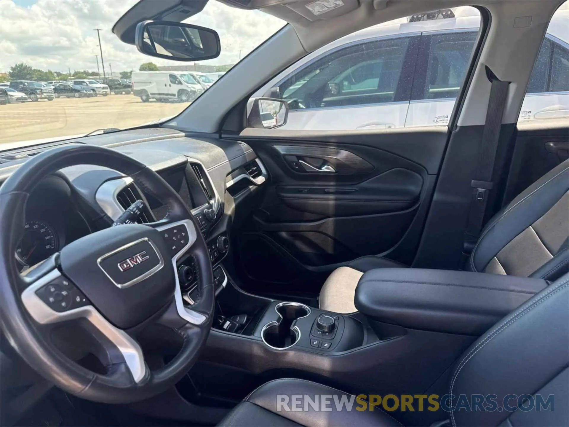10 Photograph of a damaged car 3GKALVEVXNL149205 GMC TERRAIN 2022