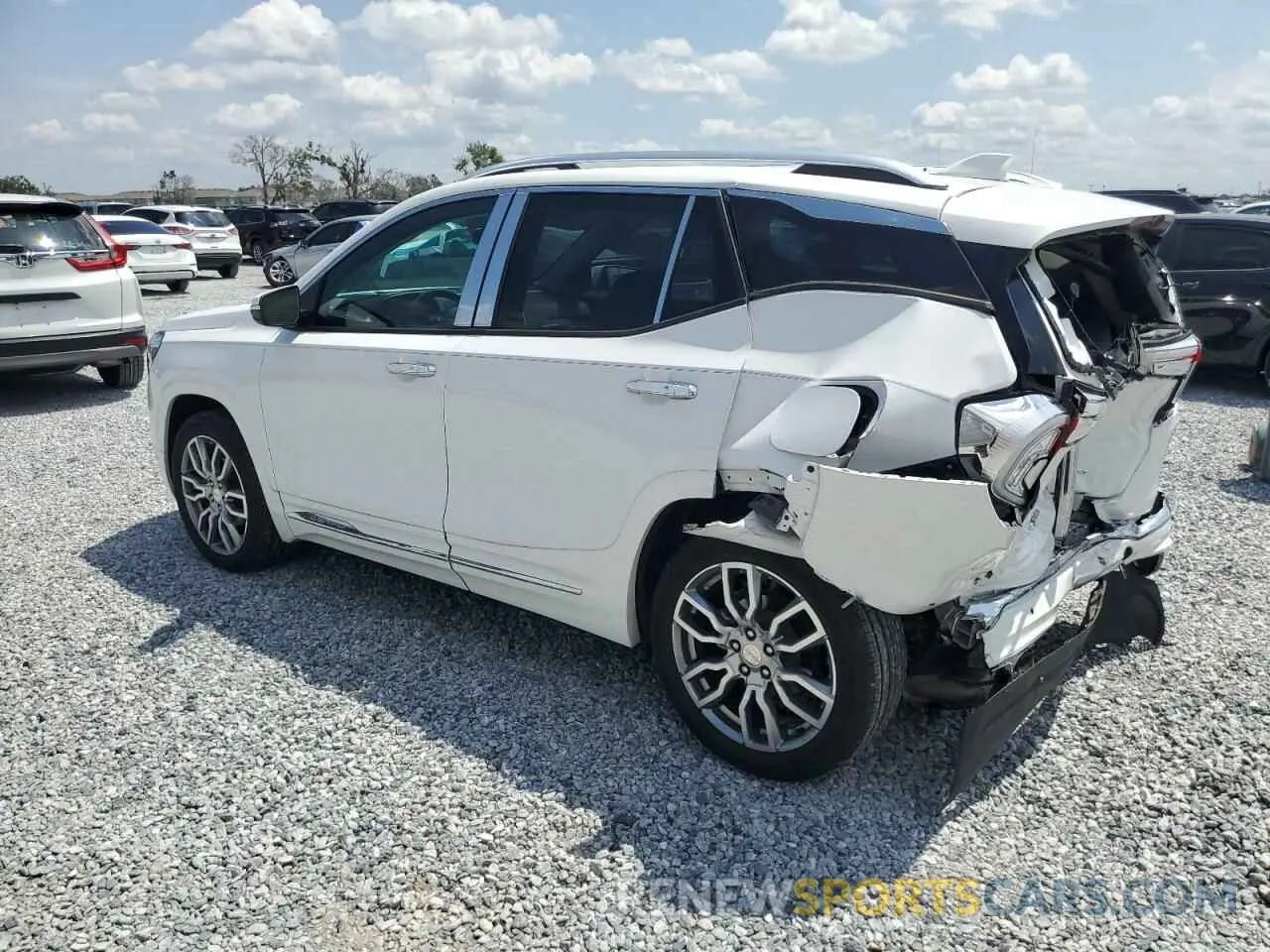 2 Photograph of a damaged car 3GKALXEV0NL296872 GMC TERRAIN 2022