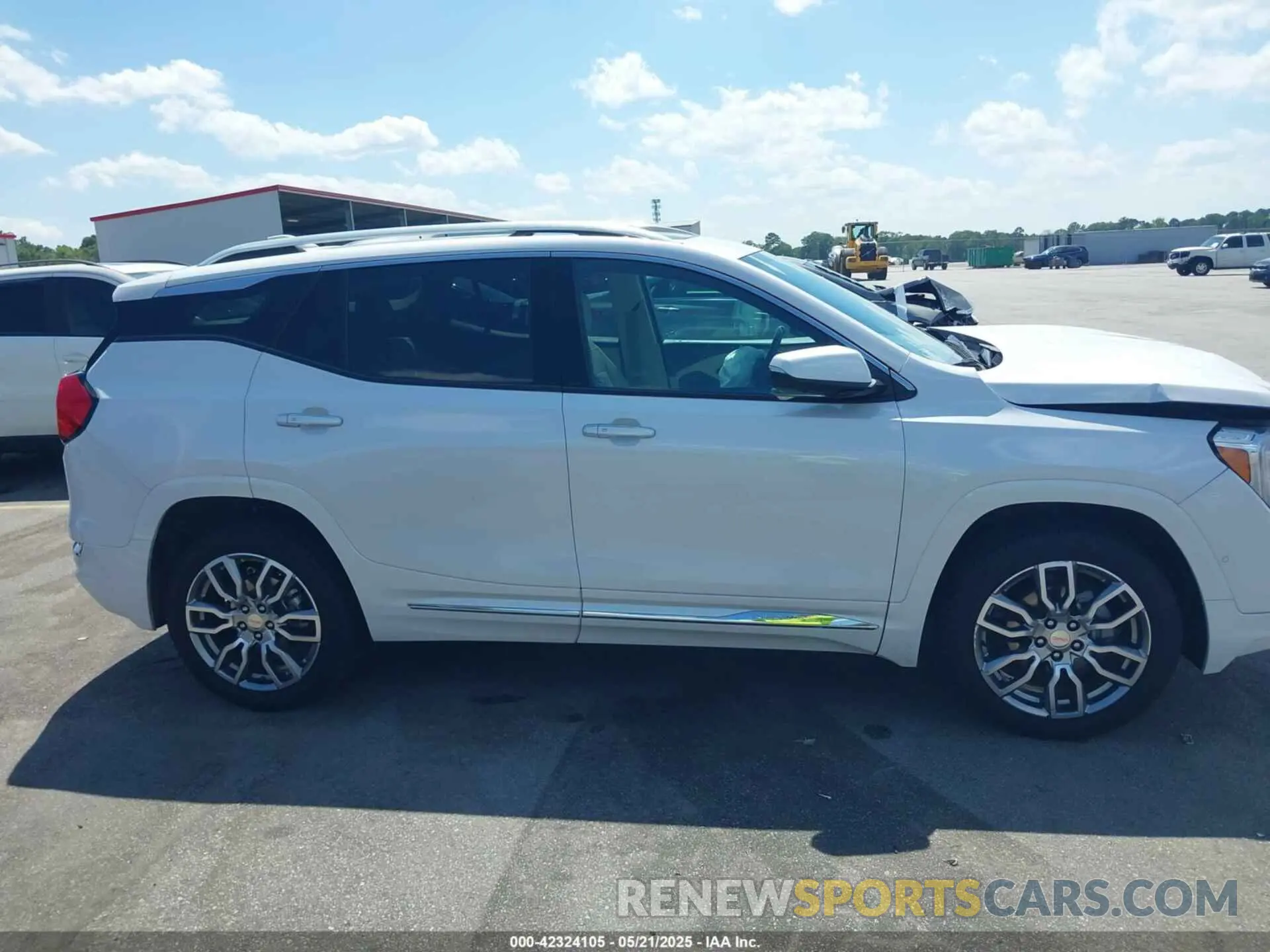13 Photograph of a damaged car 3GKALXEV5NL314251 GMC TERRAIN 2022