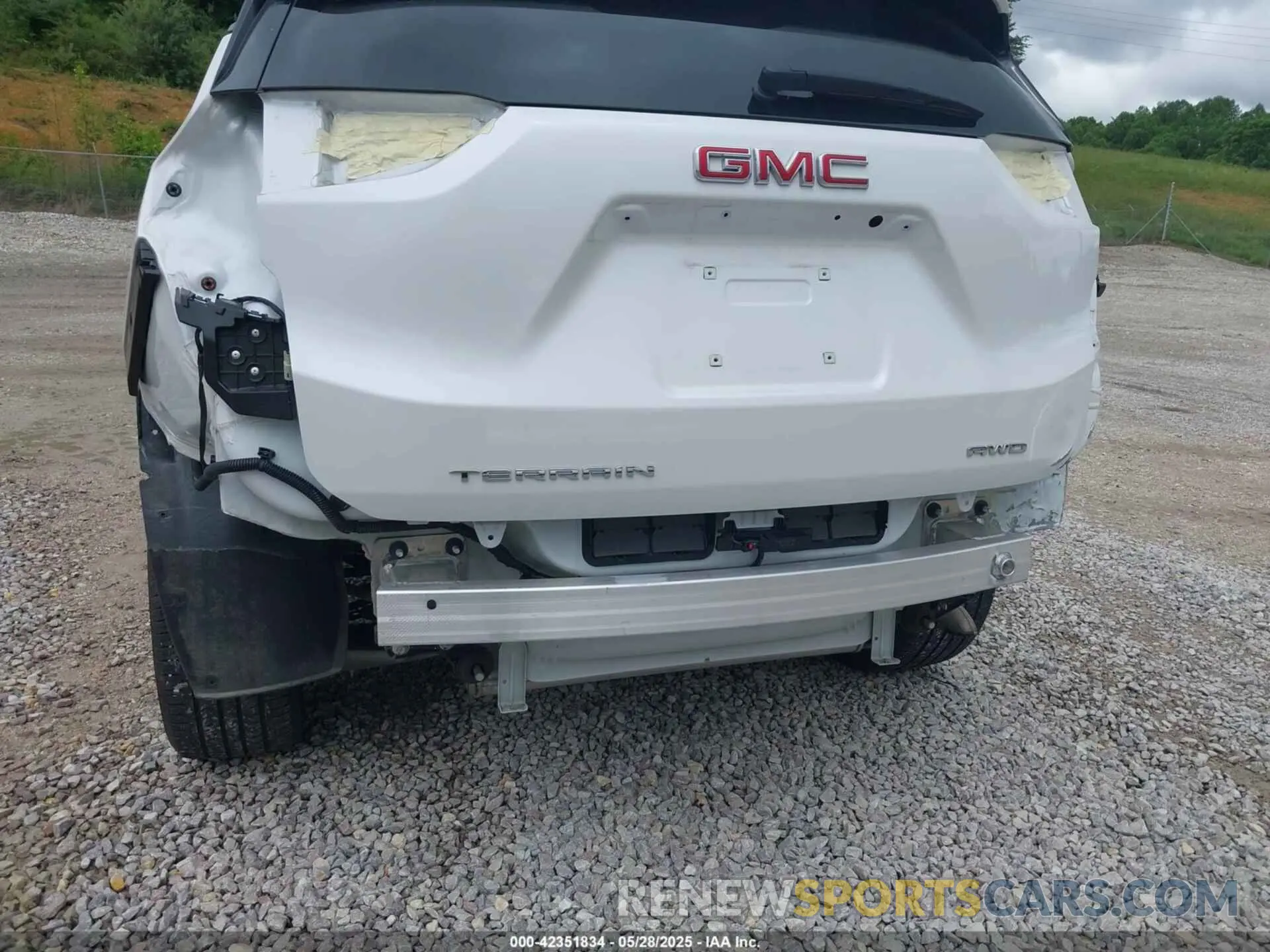 6 Photograph of a damaged car 3GKALXEV7NL295573 GMC TERRAIN 2022