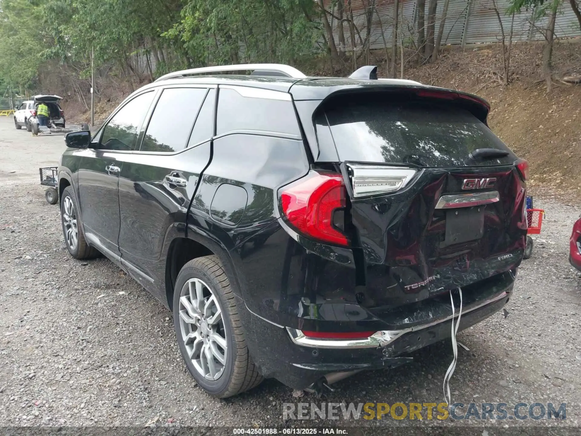 3 Photograph of a damaged car 3GKALXEV7NL297968 GMC TERRAIN 2022