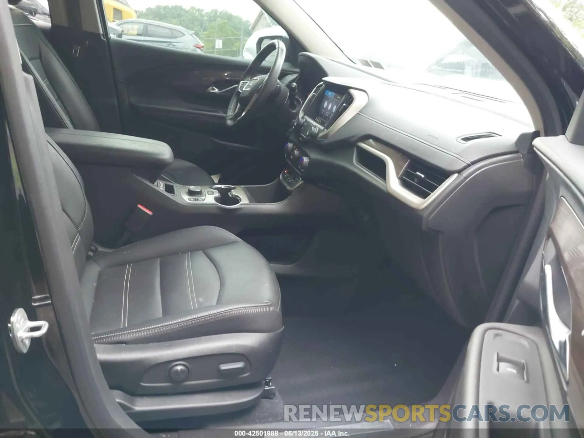 5 Photograph of a damaged car 3GKALXEV7NL297968 GMC TERRAIN 2022