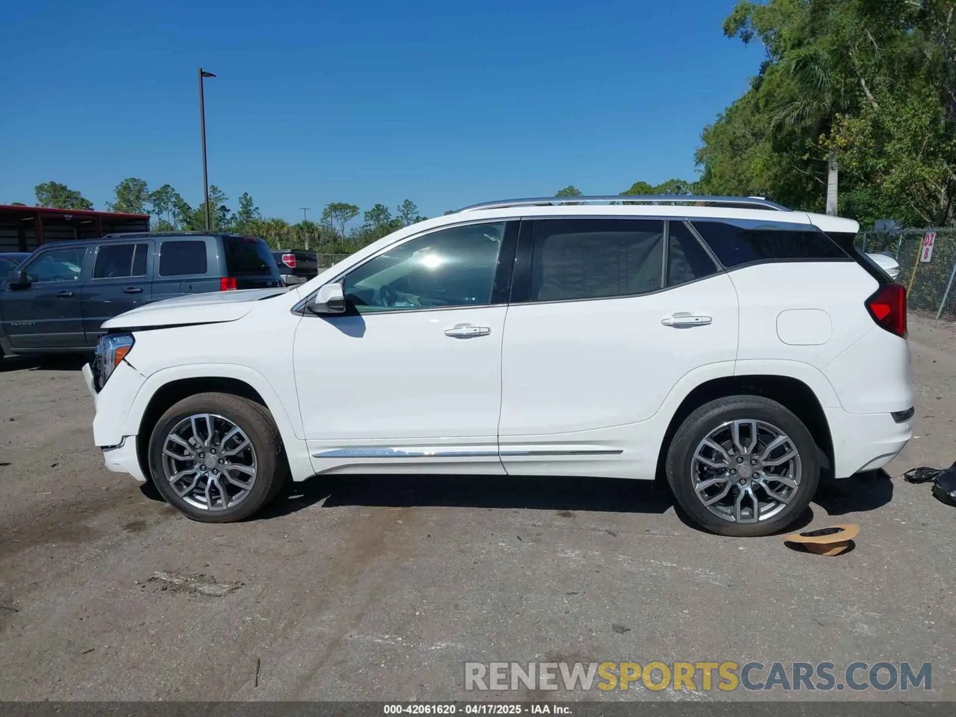 14 Photograph of a damaged car 3GKALXEV8NL286266 GMC TERRAIN 2022