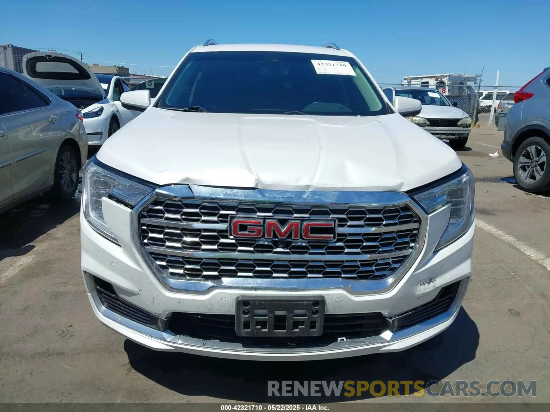 12 Photograph of a damaged car 3GKALXEV8NL311151 GMC TERRAIN 2022