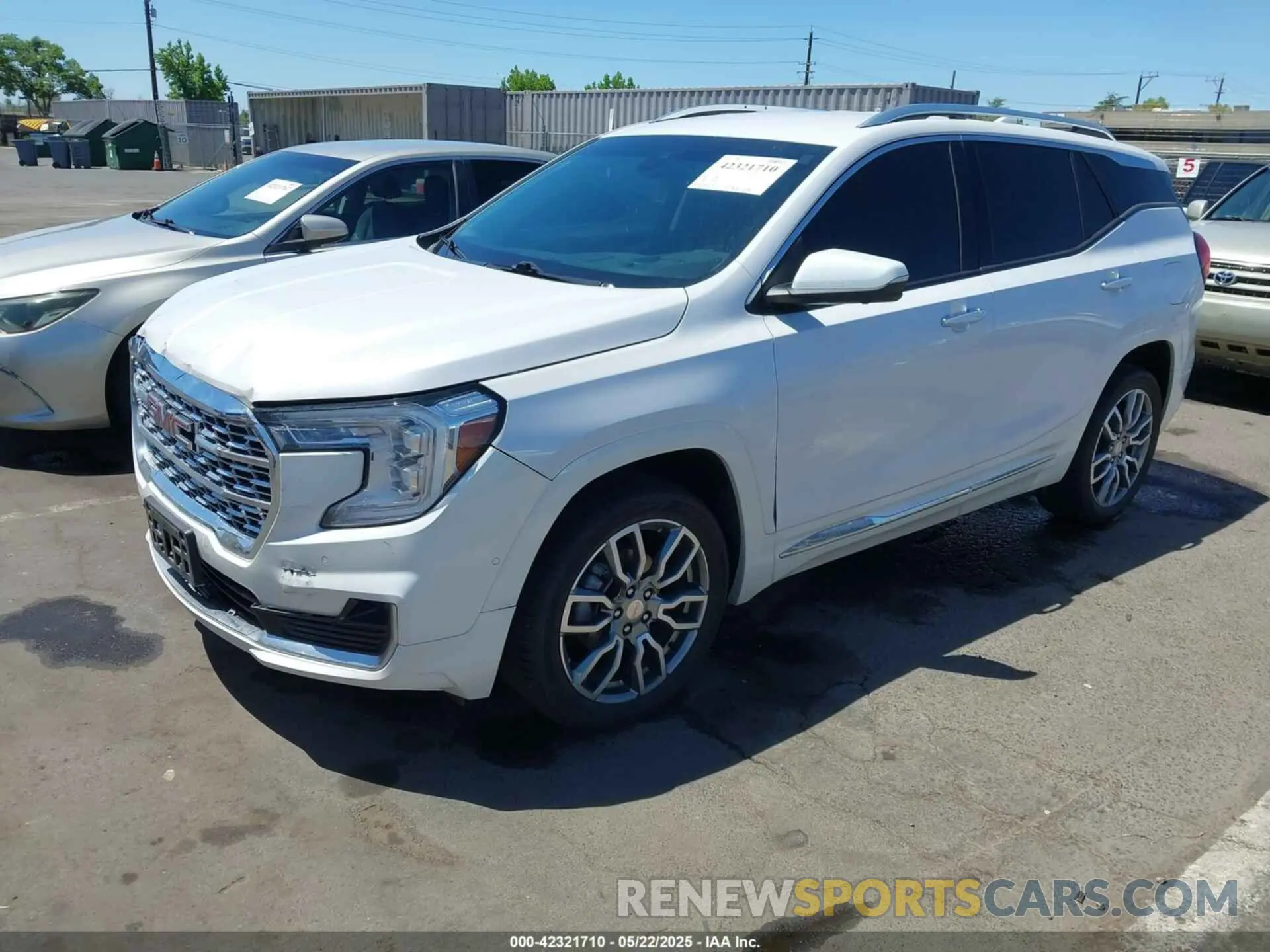 2 Photograph of a damaged car 3GKALXEV8NL311151 GMC TERRAIN 2022