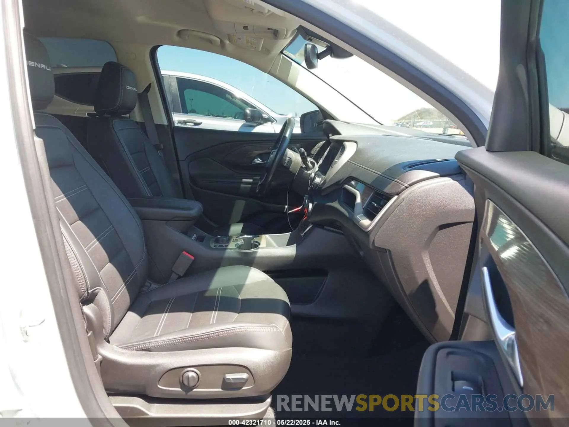 5 Photograph of a damaged car 3GKALXEV8NL311151 GMC TERRAIN 2022