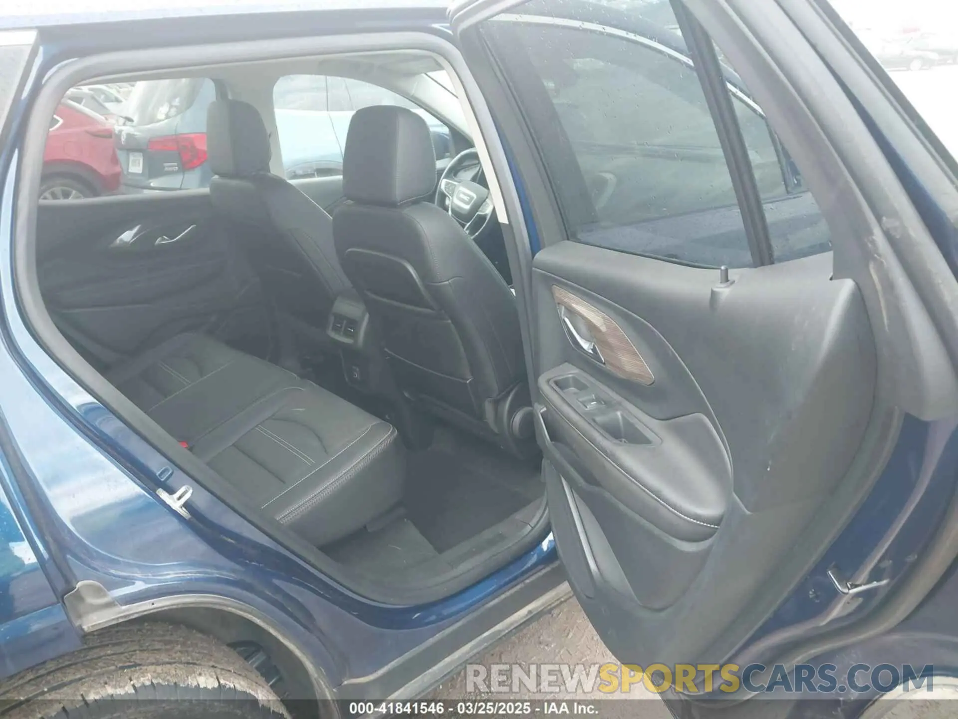 8 Photograph of a damaged car 3GKALXEV9NL285367 GMC TERRAIN 2022