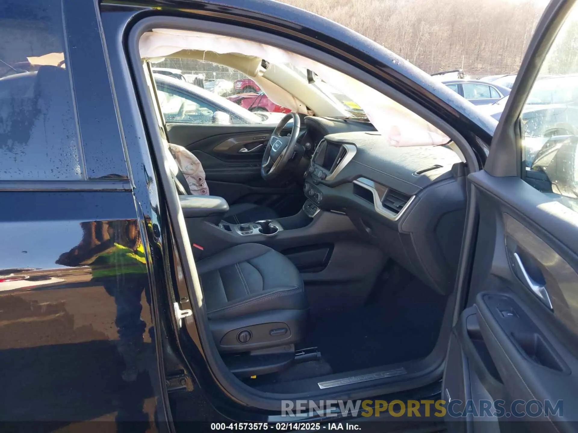 5 Photograph of a damaged car 3GKALXEVXNL300250 GMC TERRAIN 2022