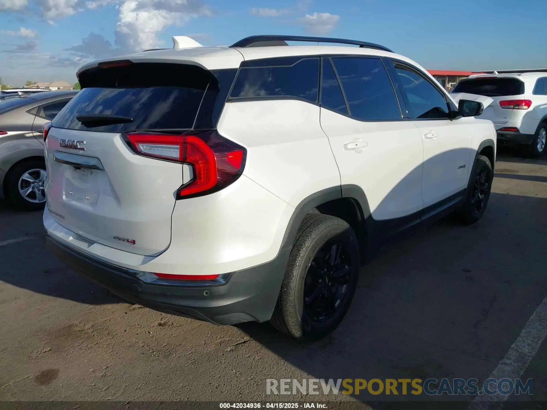 4 Photograph of a damaged car 3GKALYEV1NL163513 GMC TERRAIN 2022
