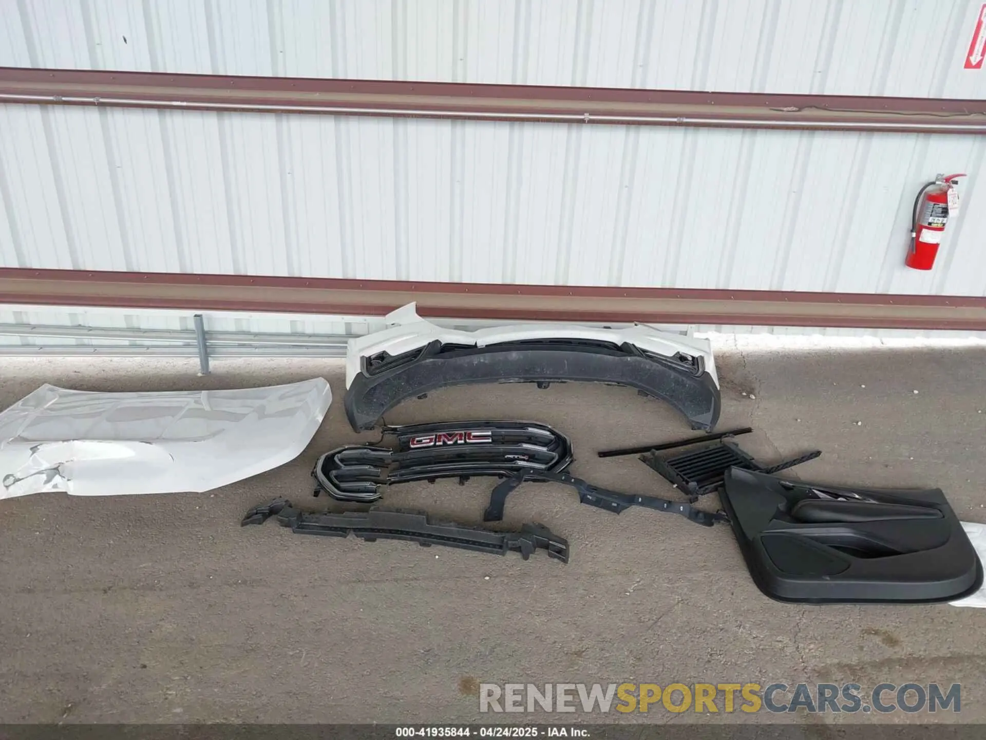 12 Photograph of a damaged car 3GKALYEV1NL275955 GMC TERRAIN 2022