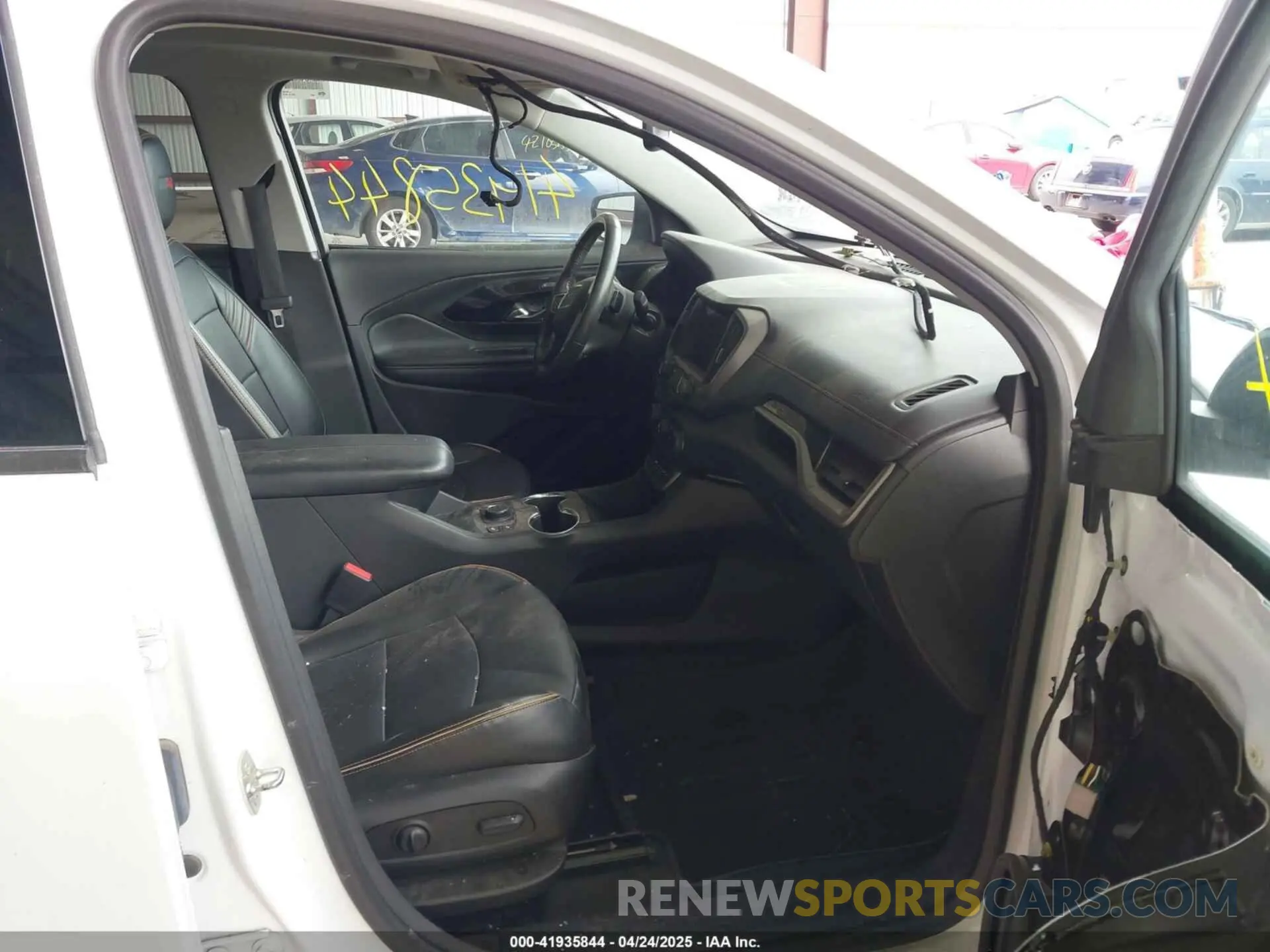 5 Photograph of a damaged car 3GKALYEV1NL275955 GMC TERRAIN 2022
