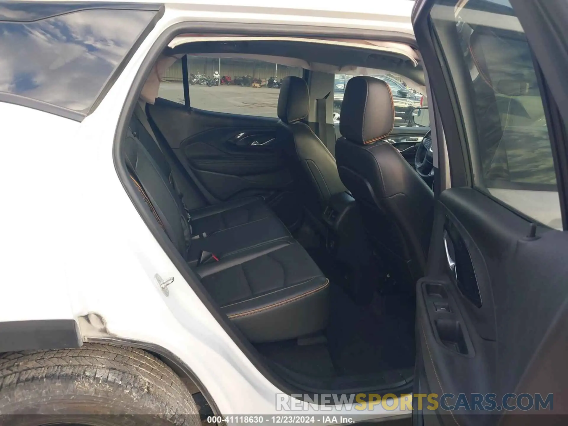 8 Photograph of a damaged car 3GKALYEV1NL296739 GMC TERRAIN 2022