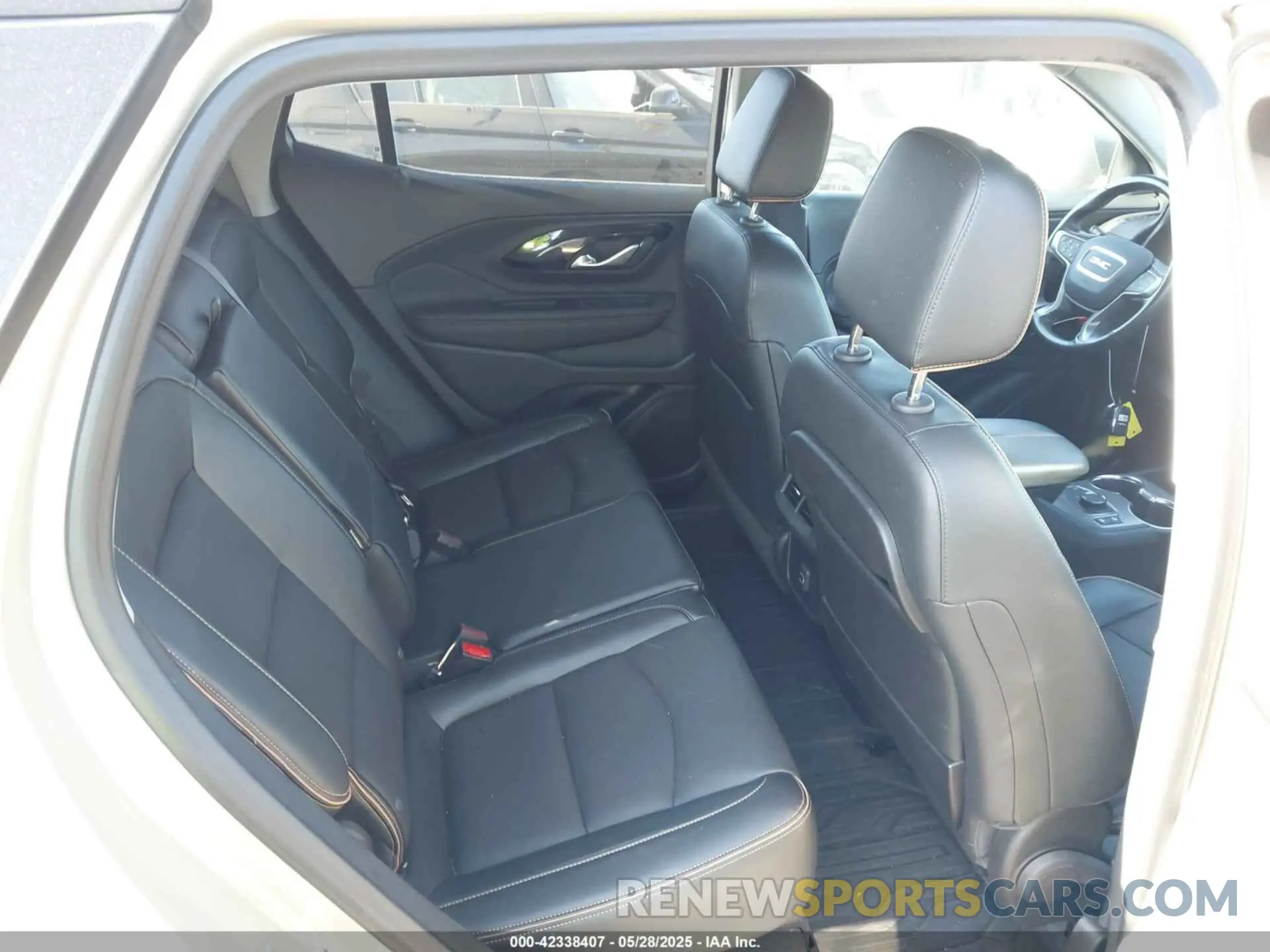 8 Photograph of a damaged car 3GKALYEV9NL259342 GMC TERRAIN 2022