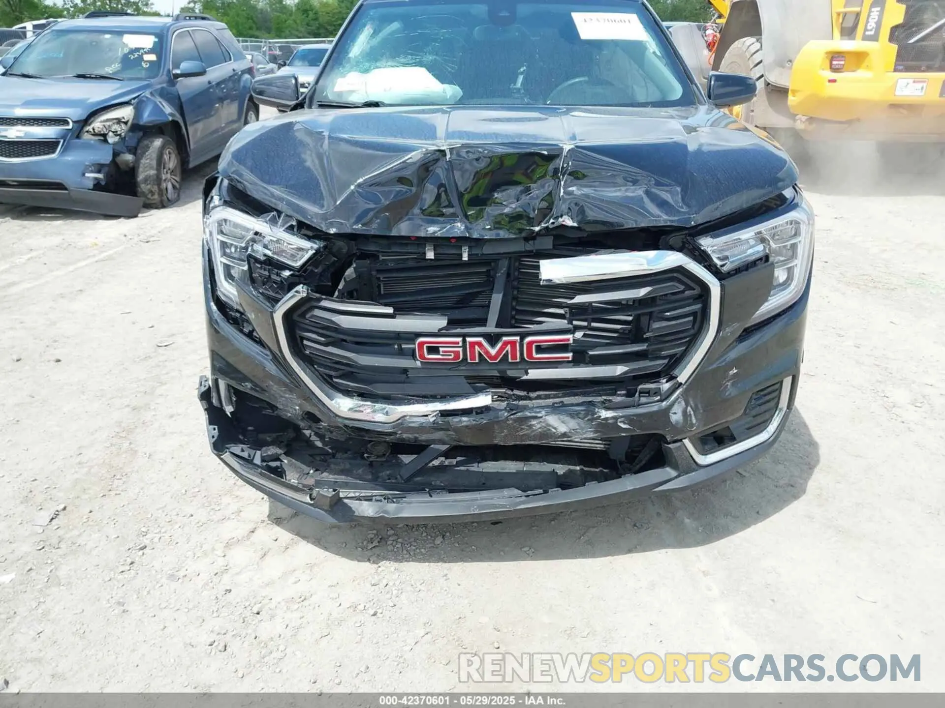 6 Photograph of a damaged car 3GKALMEG0PL137708 GMC TERRAIN 2023