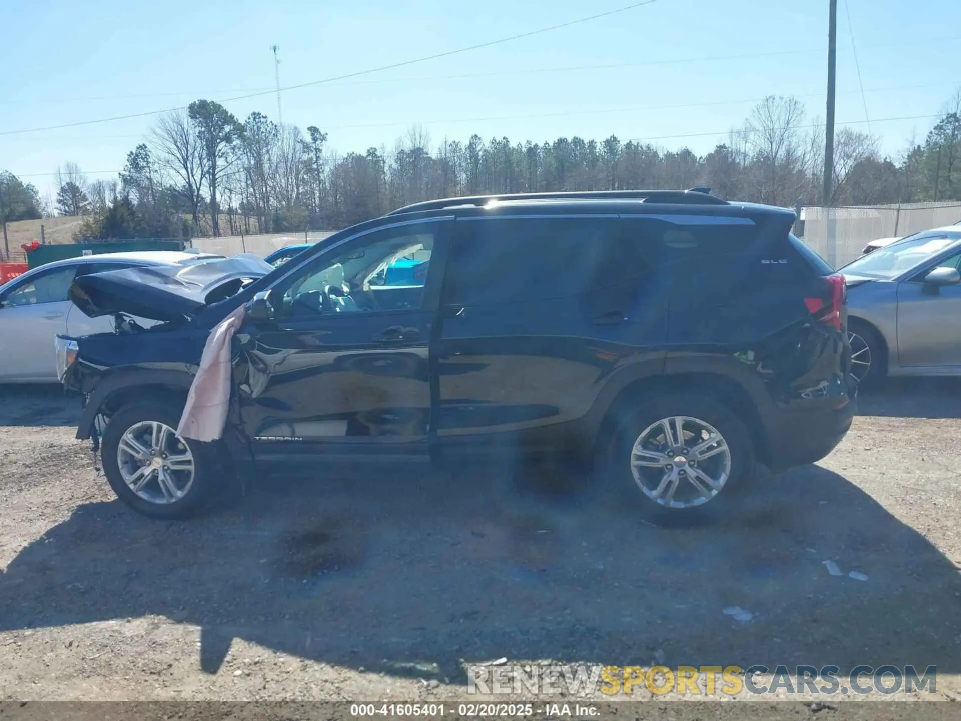 14 Photograph of a damaged car 3GKALMEG0PL255094 GMC TERRAIN 2023