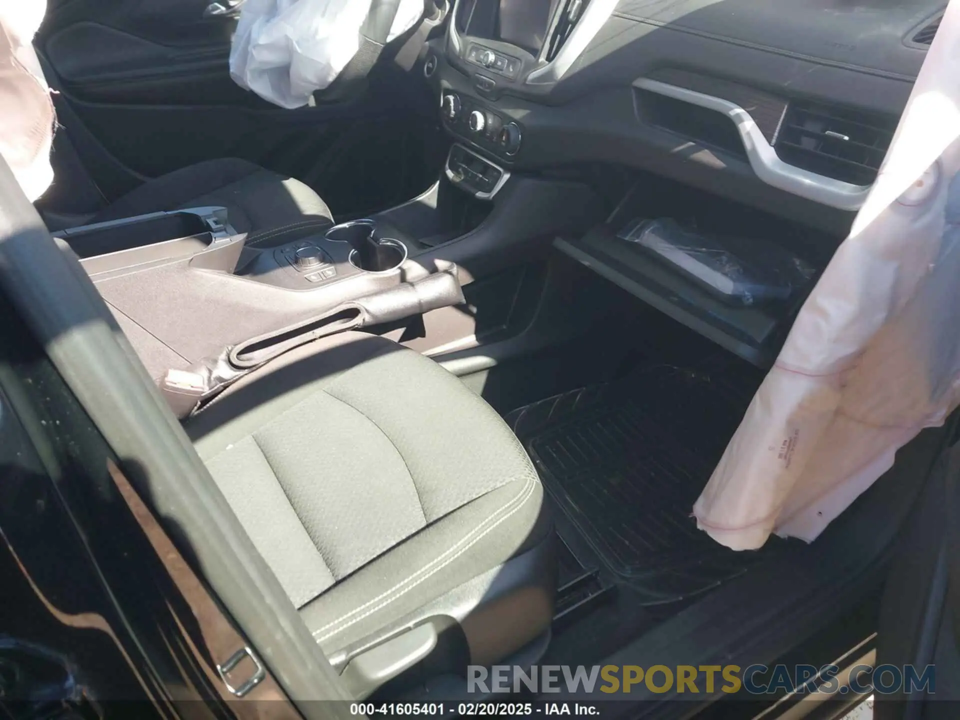 5 Photograph of a damaged car 3GKALMEG0PL255094 GMC TERRAIN 2023