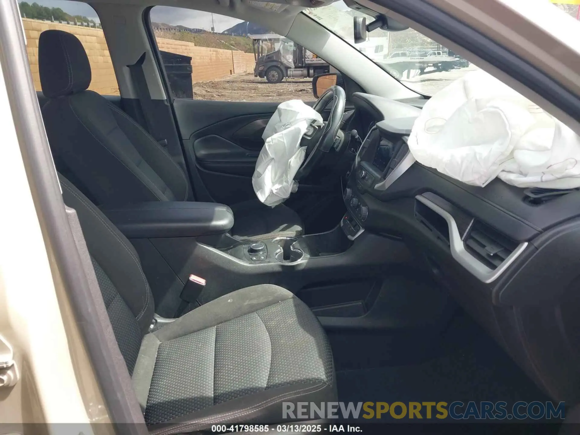 5 Photograph of a damaged car 3GKALMEG1PL144313 GMC TERRAIN 2023