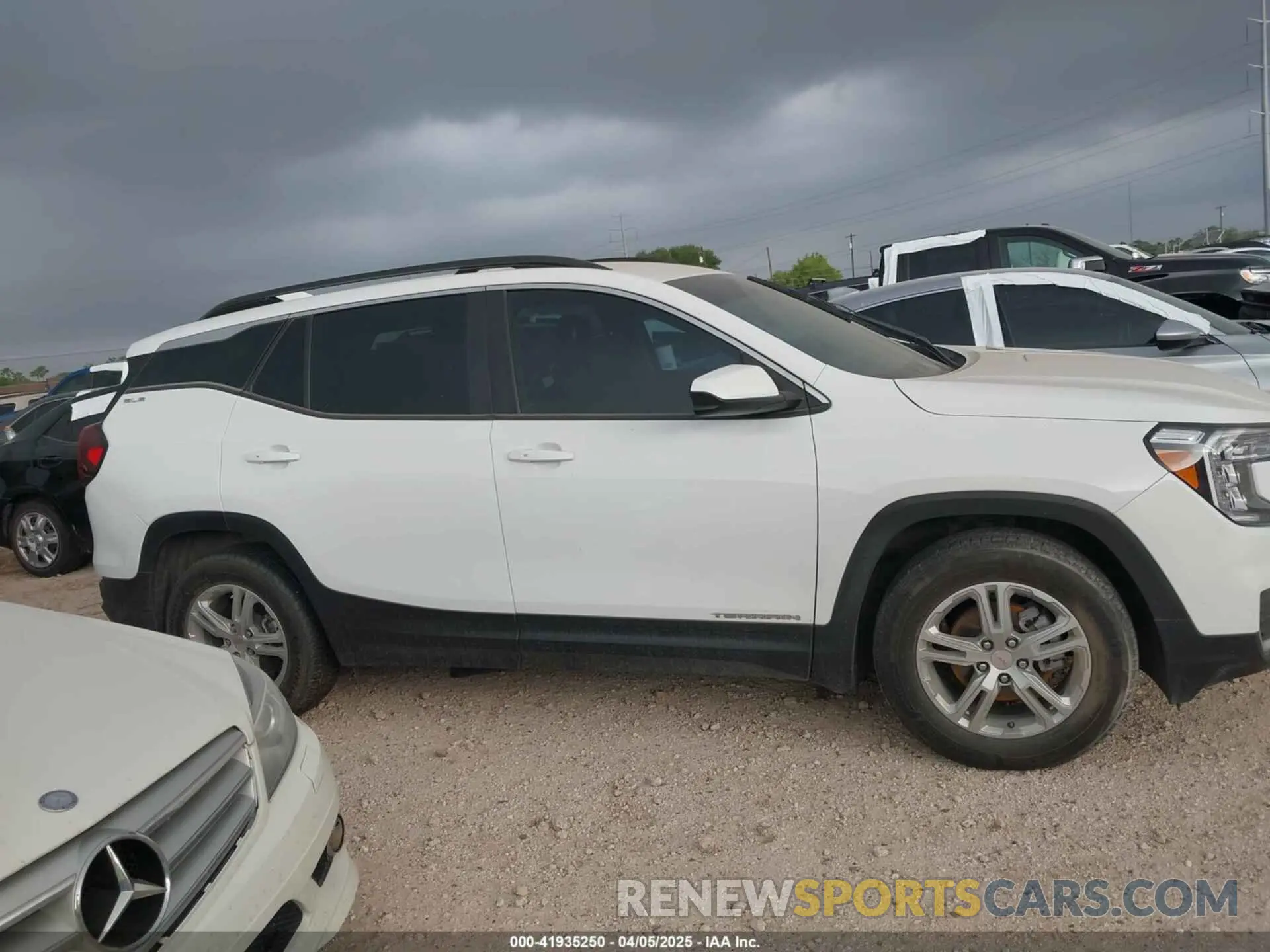 13 Photograph of a damaged car 3GKALMEG2PL145485 GMC TERRAIN 2023