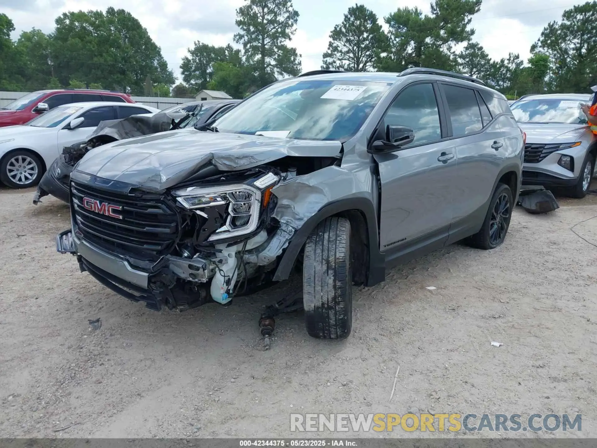 2 Photograph of a damaged car 3GKALMEG3PL156883 GMC TERRAIN 2023