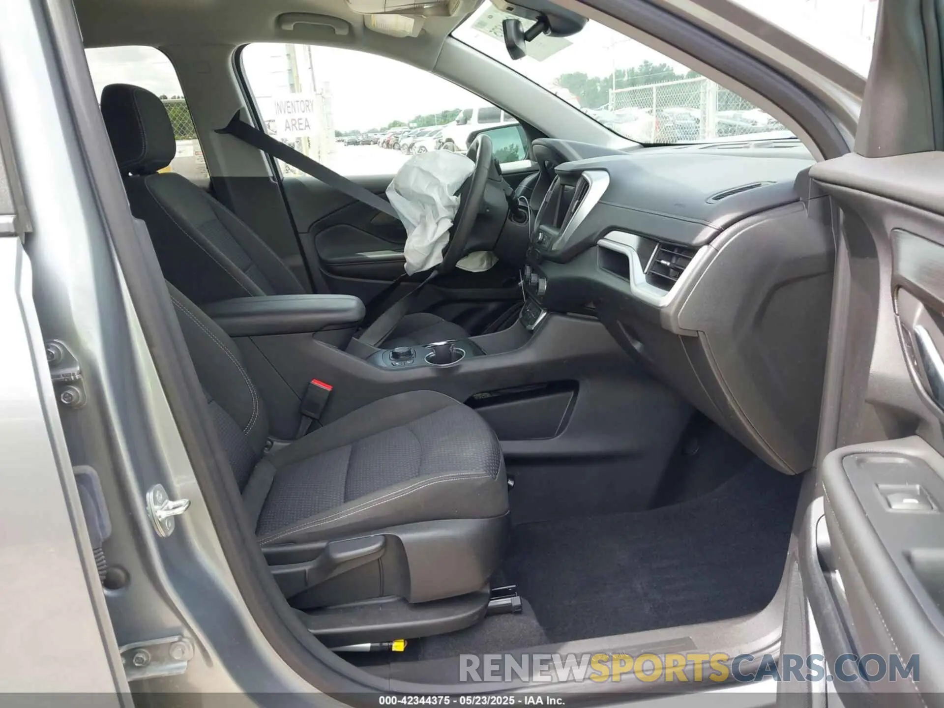 5 Photograph of a damaged car 3GKALMEG3PL156883 GMC TERRAIN 2023