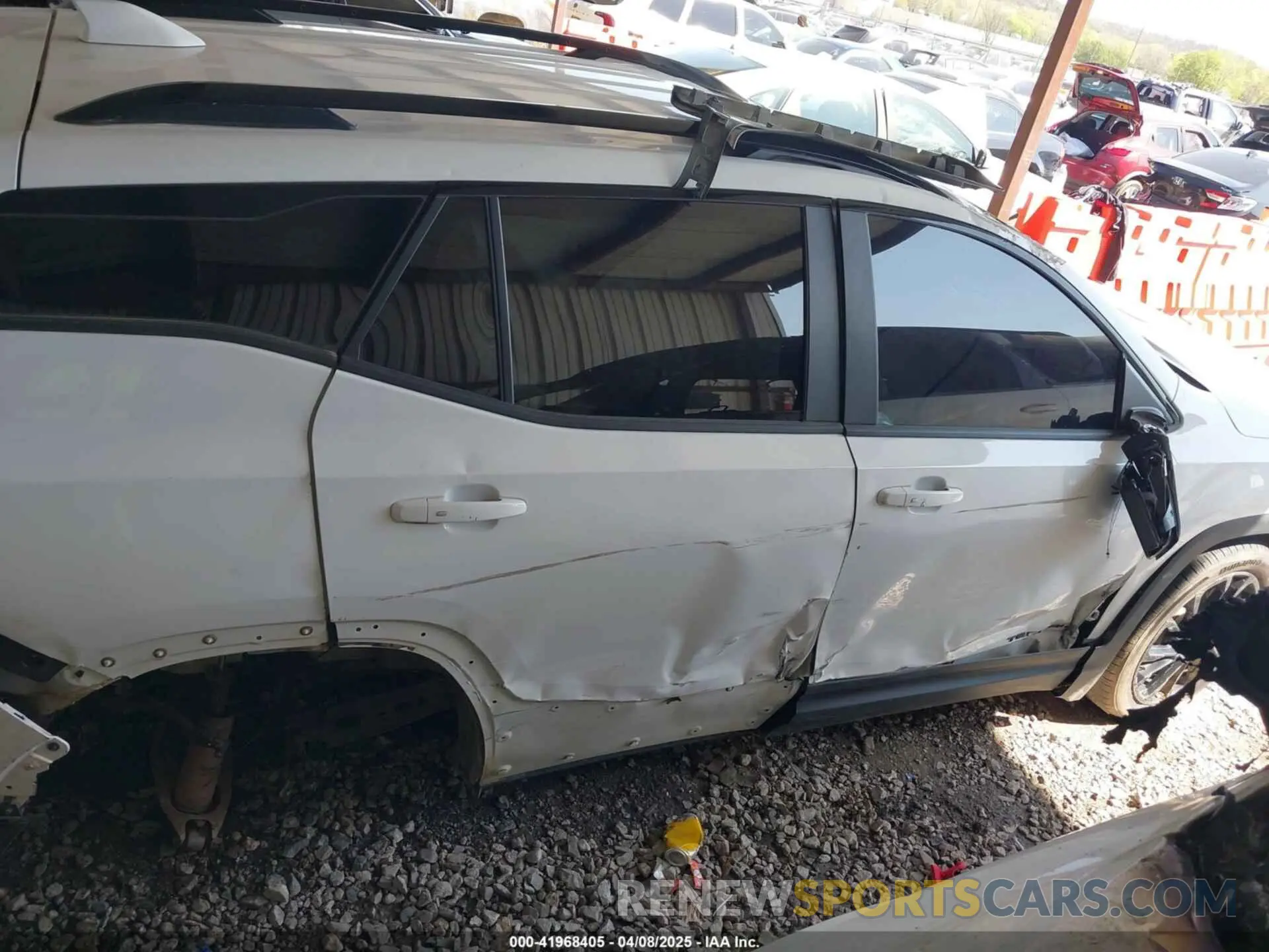14 Photograph of a damaged car 3GKALMEG3PL171805 GMC TERRAIN 2023