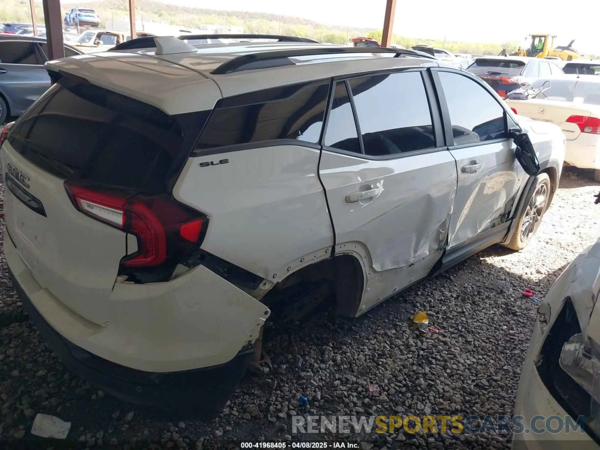 4 Photograph of a damaged car 3GKALMEG3PL171805 GMC TERRAIN 2023