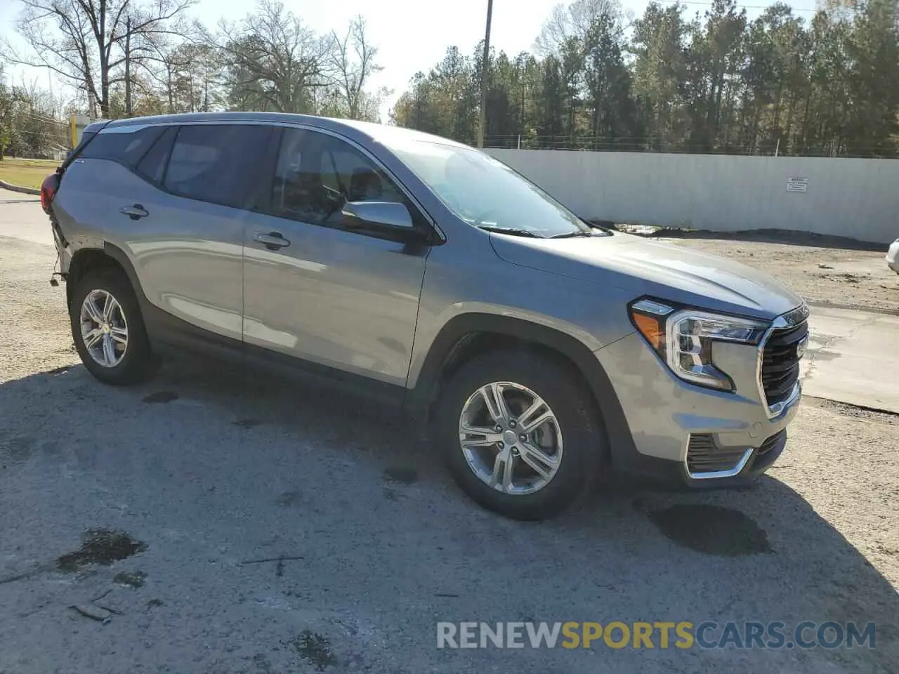4 Photograph of a damaged car 3GKALMEG3PL264033 GMC TERRAIN 2023