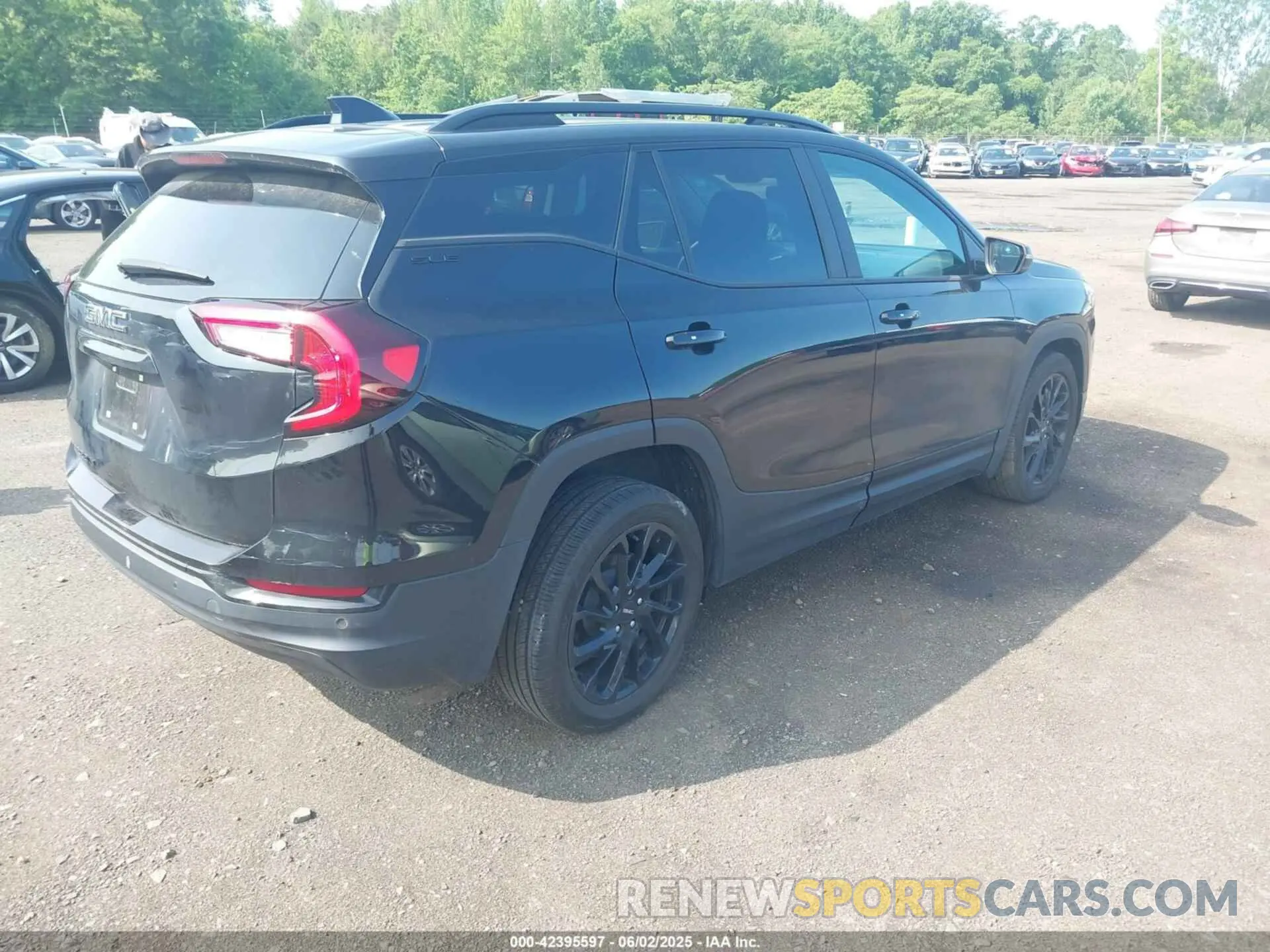 4 Photograph of a damaged car 3GKALMEG4PL135038 GMC TERRAIN 2023
