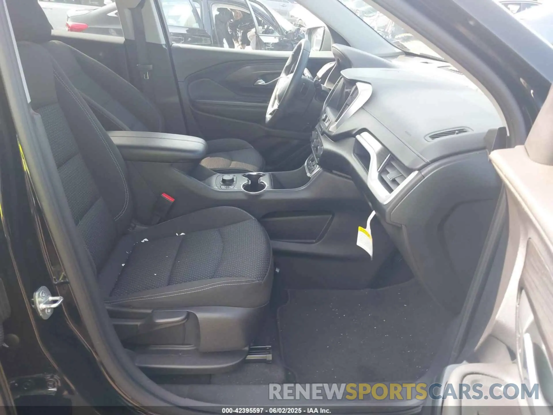 5 Photograph of a damaged car 3GKALMEG4PL135038 GMC TERRAIN 2023