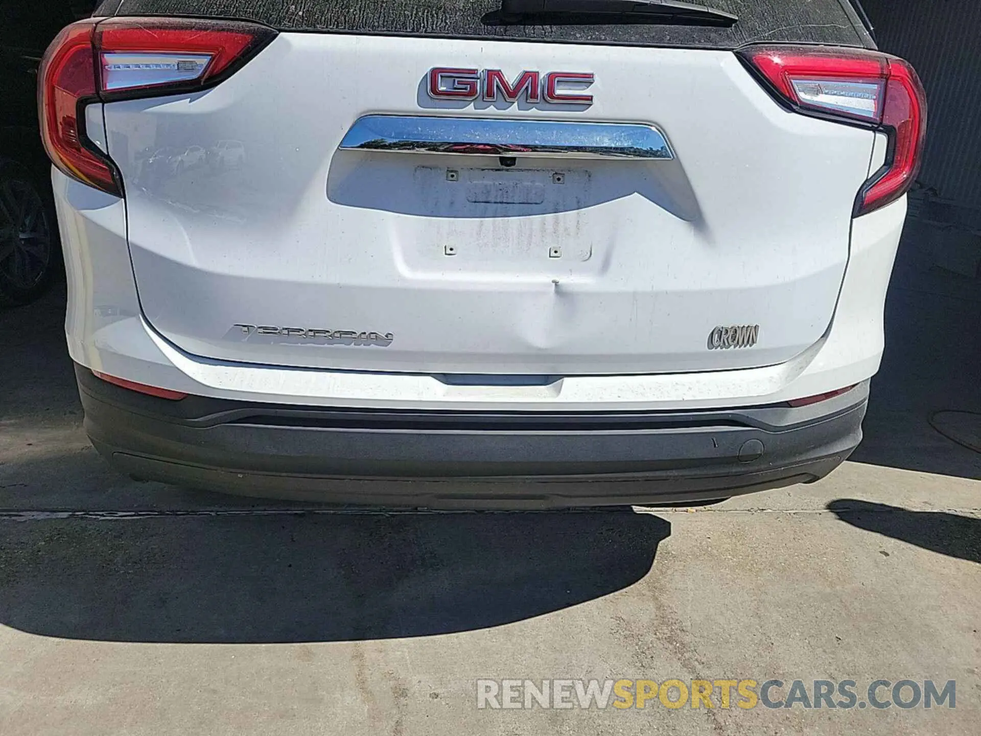 12 Photograph of a damaged car 3GKALMEG5PL106499 GMC TERRAIN 2023