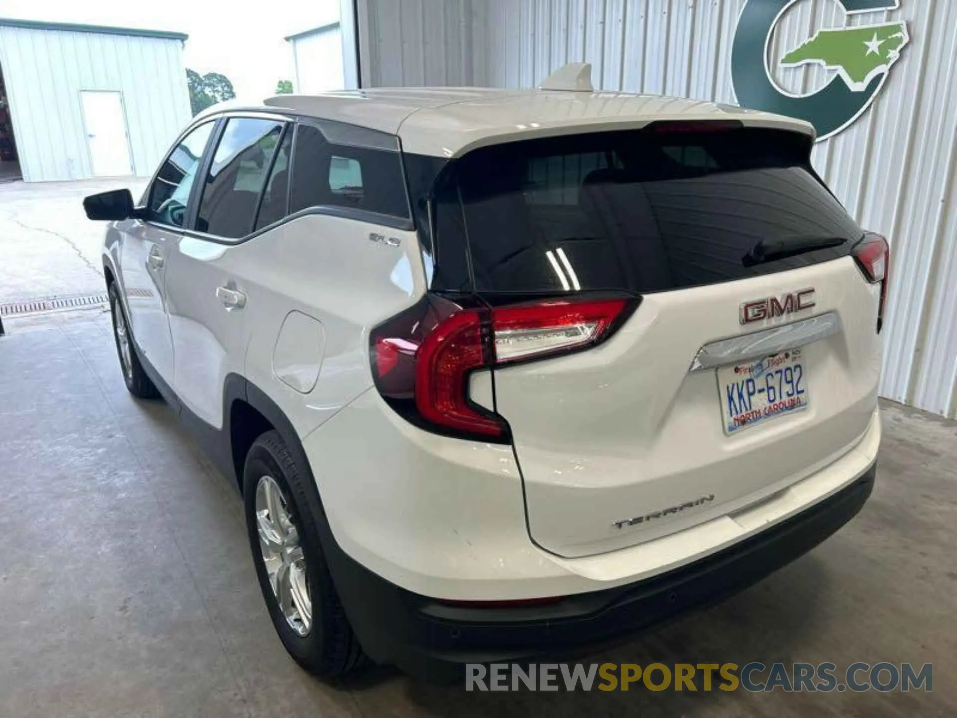 10 Photograph of a damaged car 3GKALMEG6PL220009 GMC TERRAIN 2023