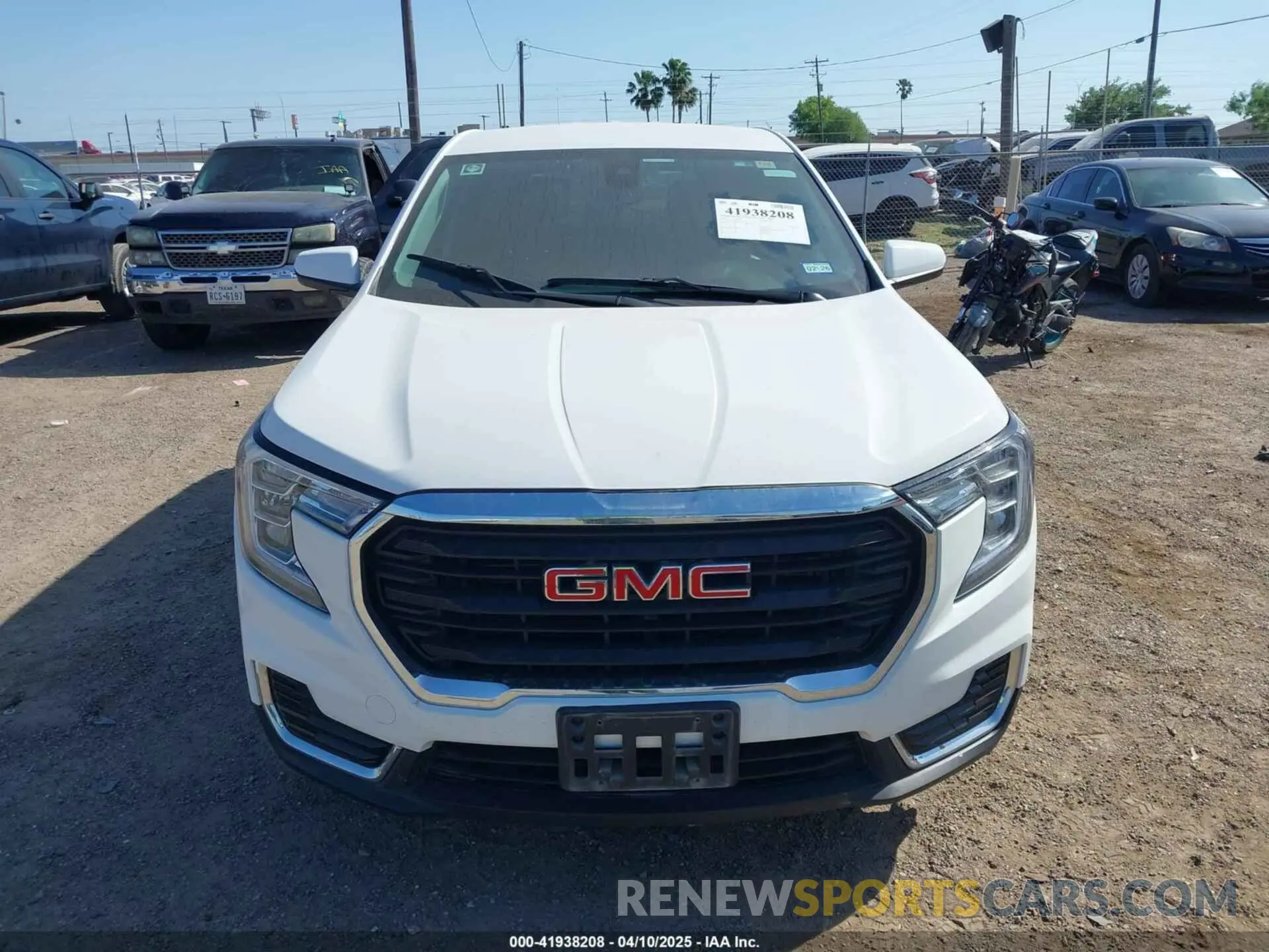 6 Photograph of a damaged car 3GKALMEG7PL185822 GMC TERRAIN 2023