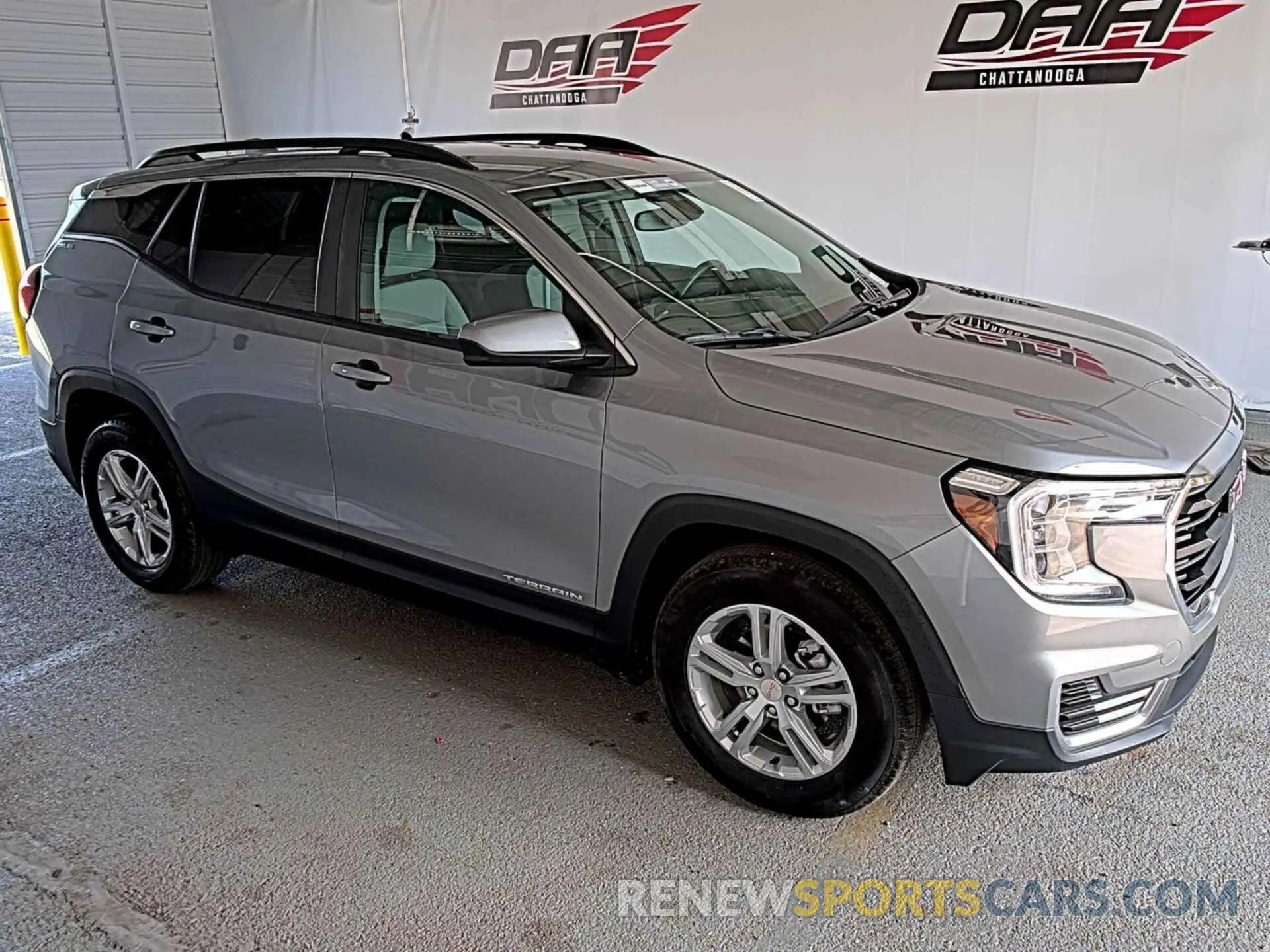 18 Photograph of a damaged car 3GKALMEG8PL106111 GMC TERRAIN 2023