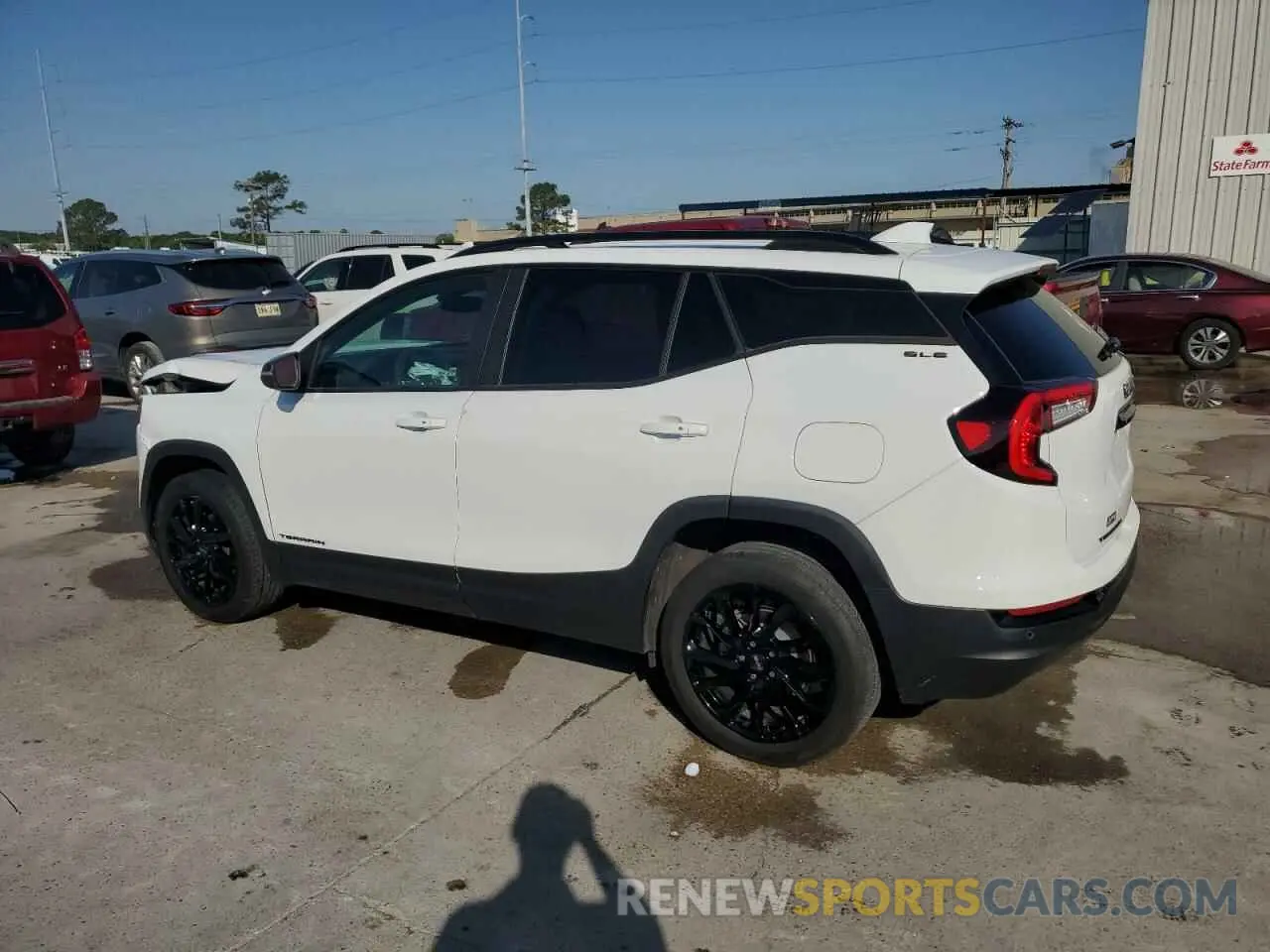 2 Photograph of a damaged car 3GKALMEG8PL197297 GMC TERRAIN 2023