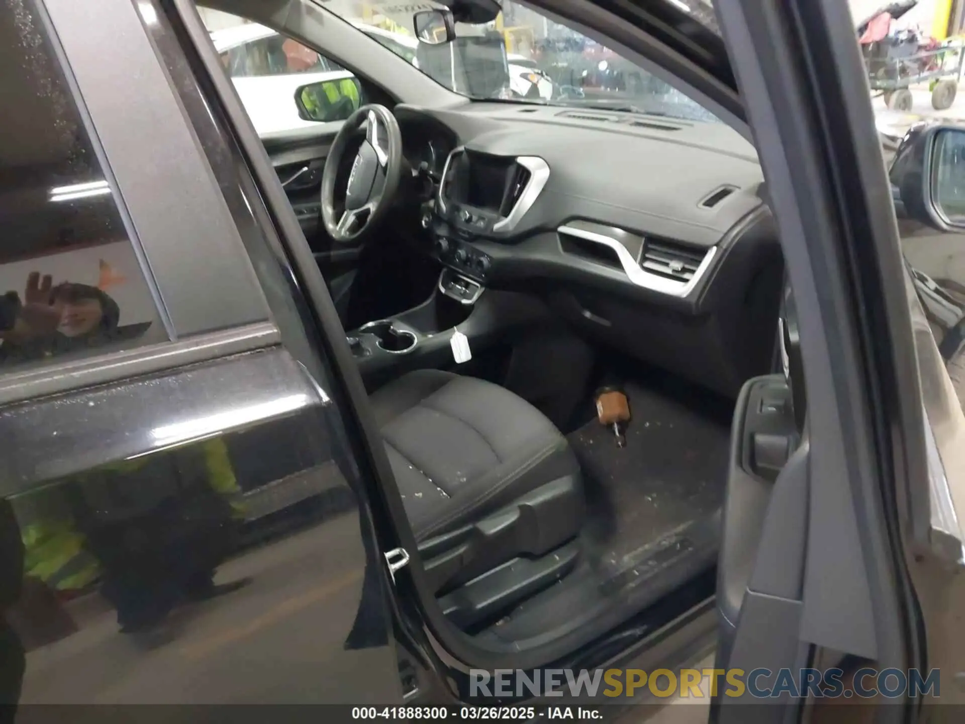5 Photograph of a damaged car 3GKALMEG8PL199132 GMC TERRAIN 2023
