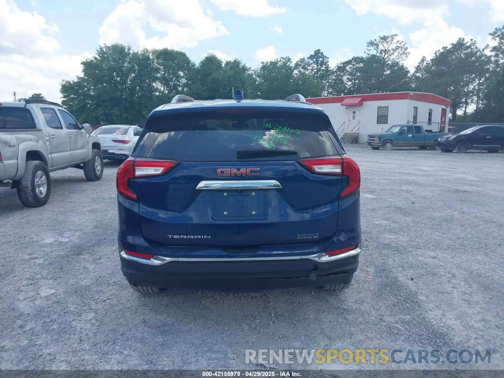 17 Photograph of a damaged car 3GKALPEG0PL167003 GMC TERRAIN 2023