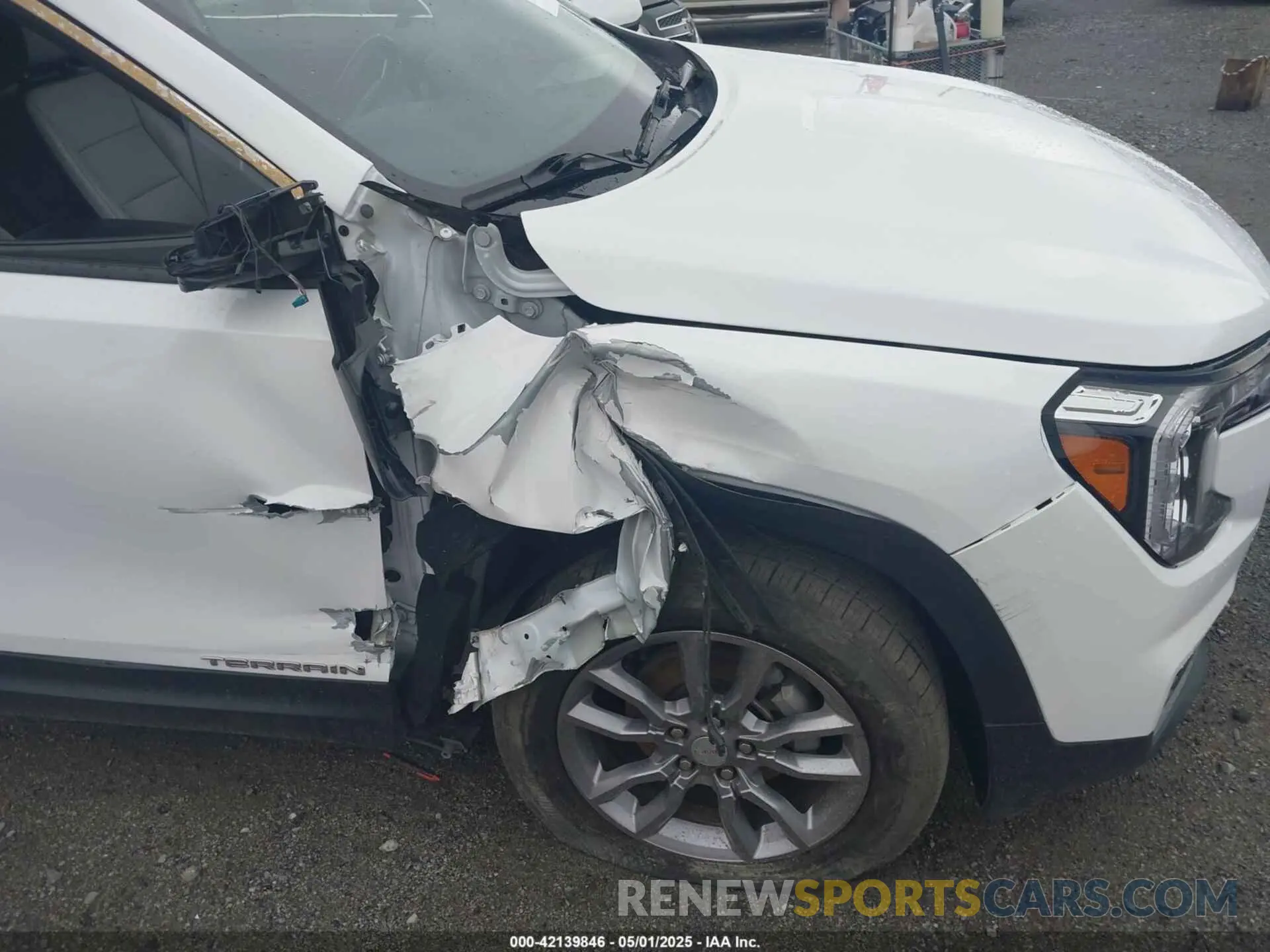 6 Photograph of a damaged car 3GKALPEG2PL152535 GMC TERRAIN 2023