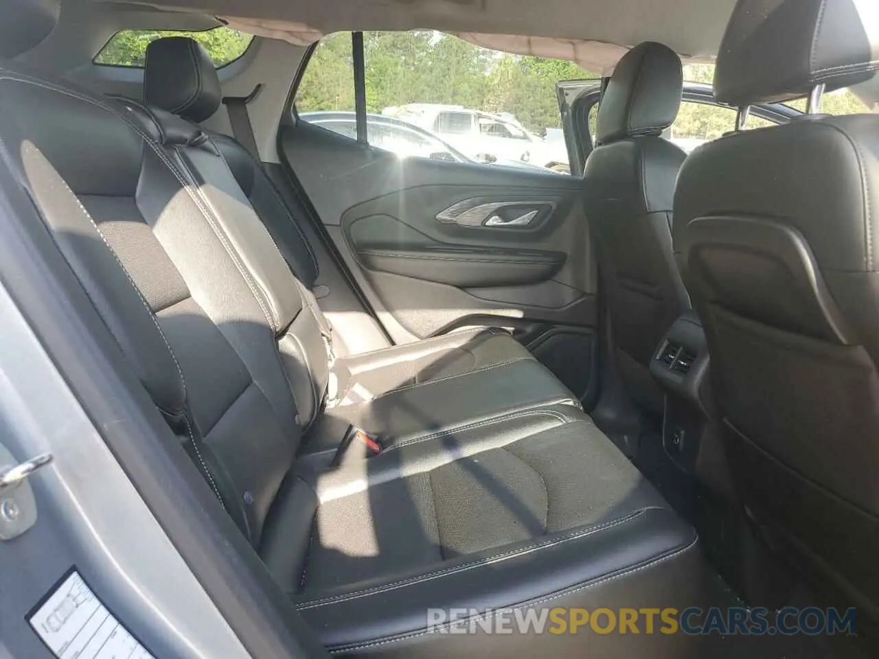 11 Photograph of a damaged car 3GKALPEG3PL153287 GMC TERRAIN 2023
